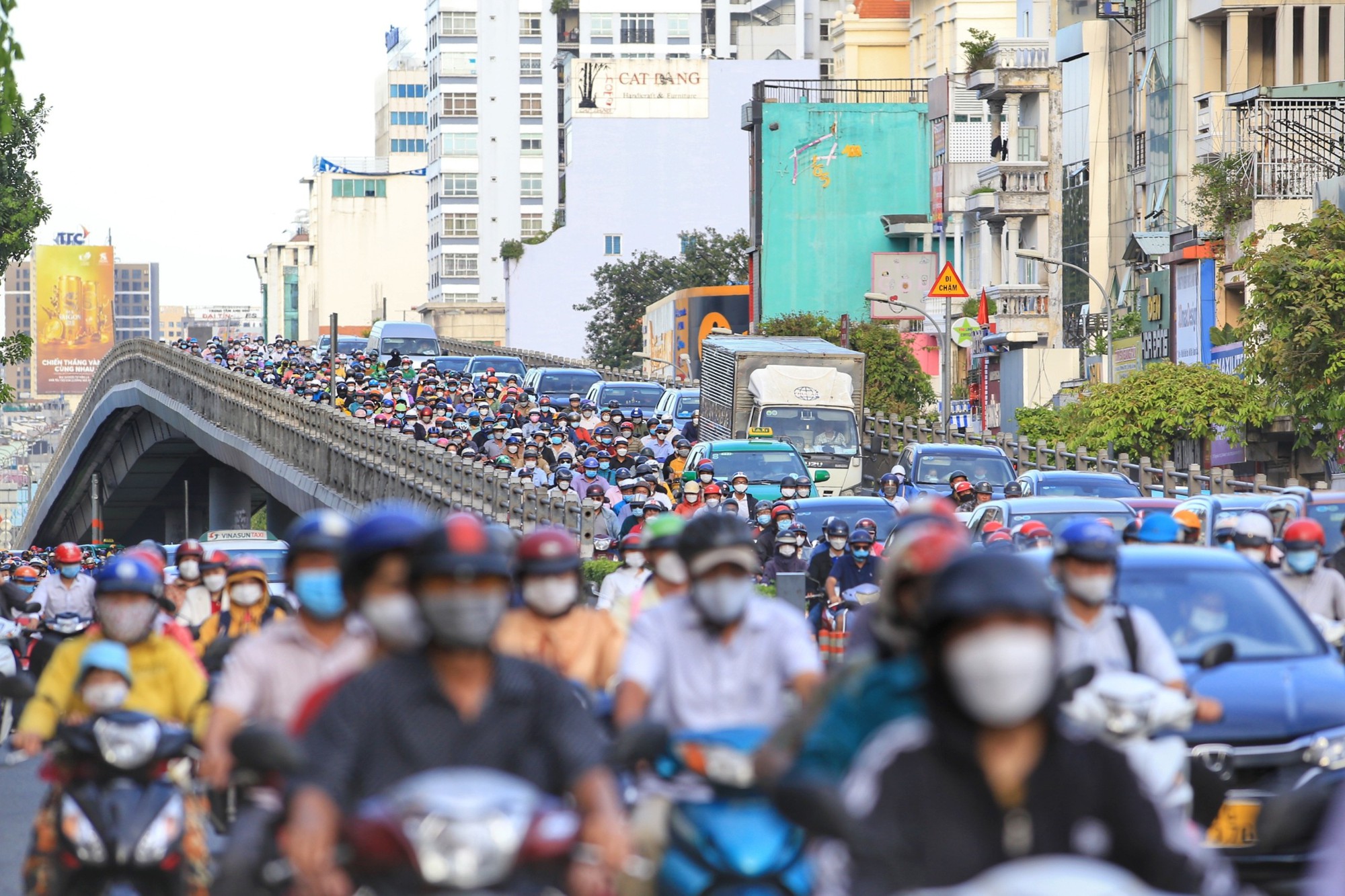 Đường Cộng Hòa kẹt xe vào giờ cao điểm là nỗi ám ảnh của nhiều người