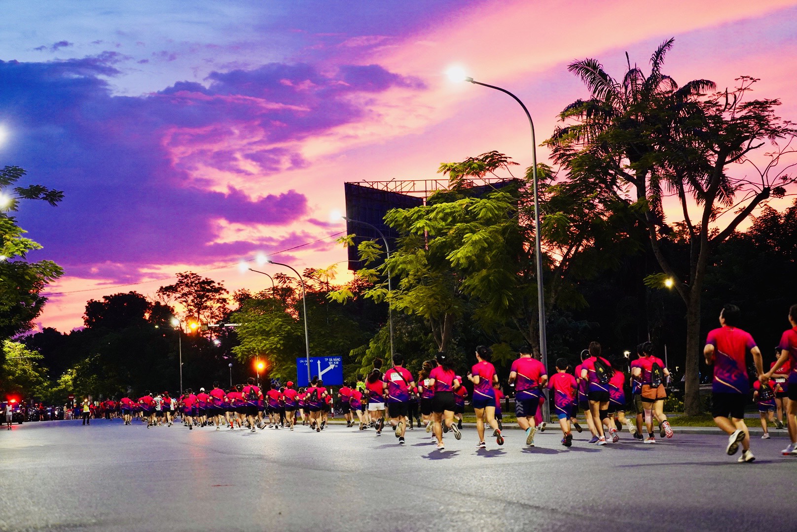 5.000 runner chinh phục cung được chạy đẹp nhất xứ Huế - Ảnh 3.