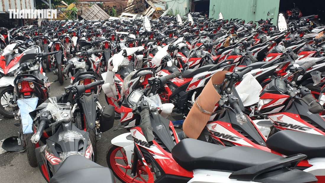 Chống 'ế', xả kho… nhiều xe máy tại Việt Nam 'đại hạ giá' - Ảnh 1.