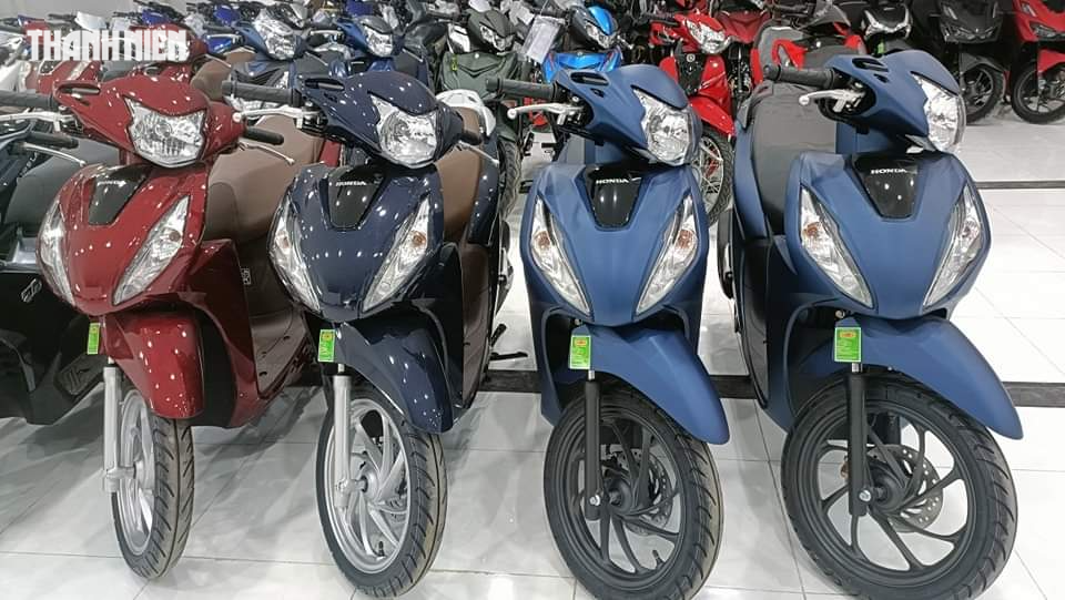 Chống 'ế', xả kho… nhiều xe máy tại Việt Nam 'đại hạ giá' - Ảnh 4.