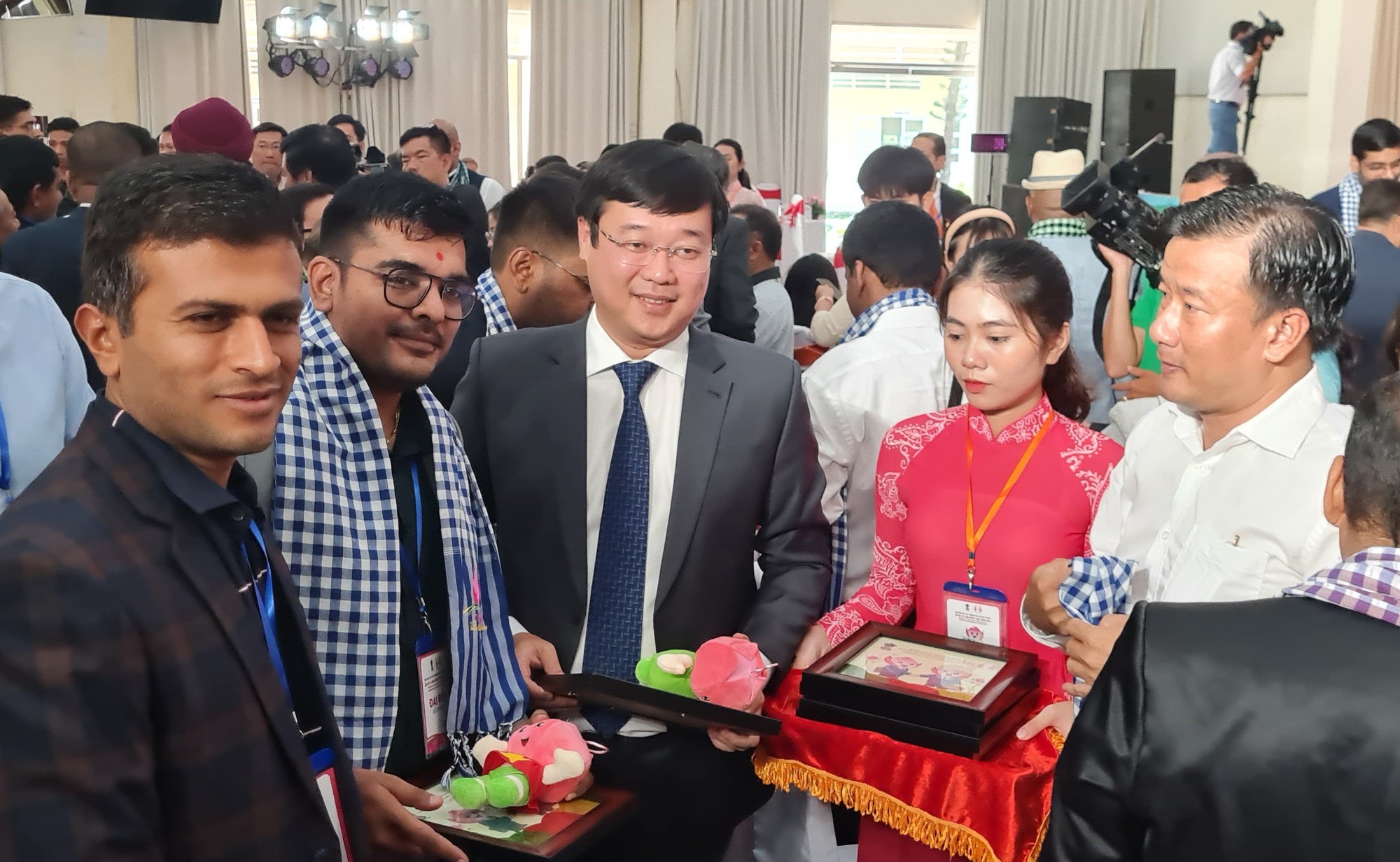 Đồng Tháp: Kết nối vươn xa với trên 130 doanh nghiệp Ấn Độ - Ảnh 1. Đồng Tháp: Kết nối vươn xa với trên 130 doanh nghiệp Ấn Độ - Ảnh 1.