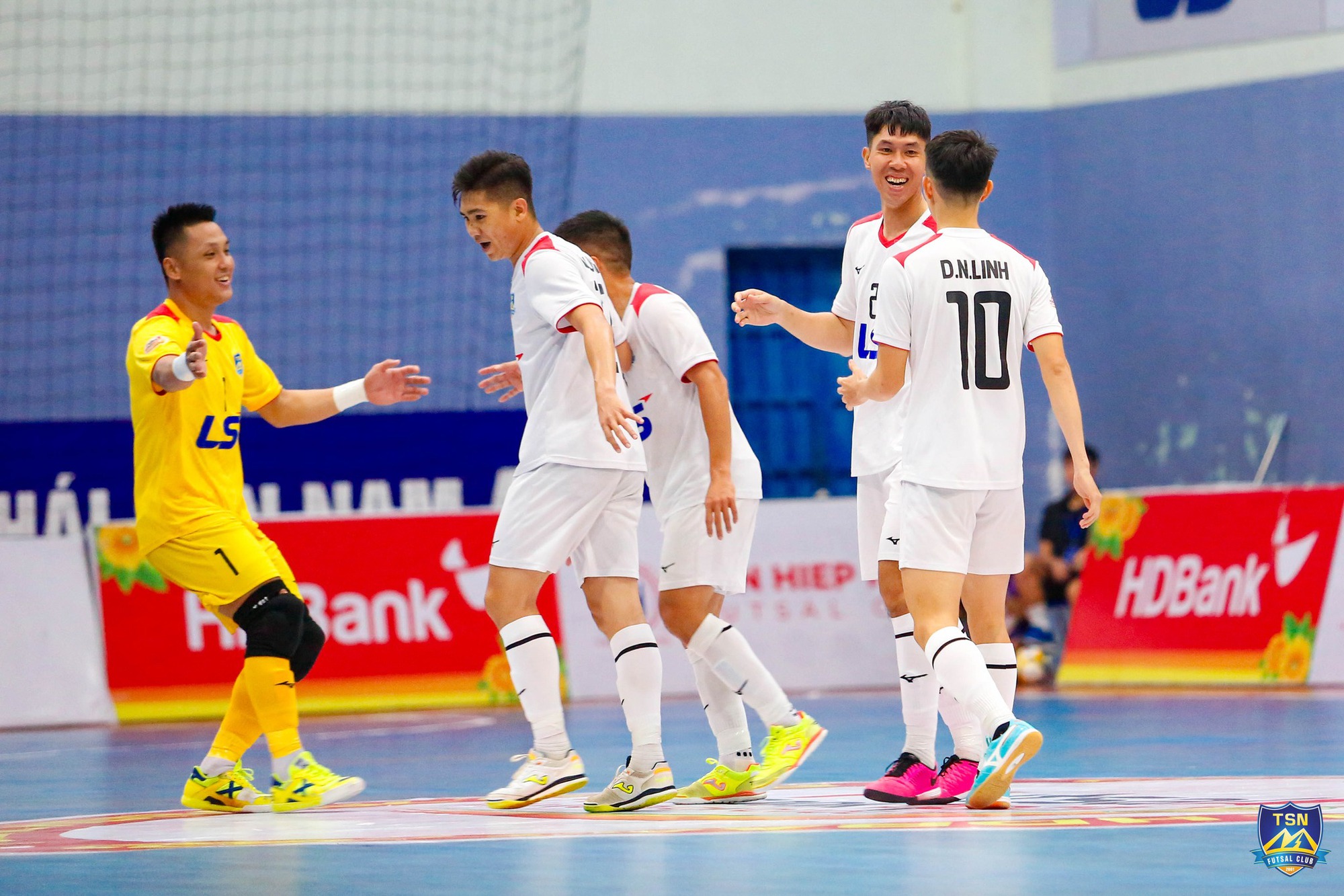 Giải Futsal VĐQG: Thái Sơn Nam TP.HCM và Sanvinest Khánh Hòa so kè quyết liệt  - Ảnh 2.