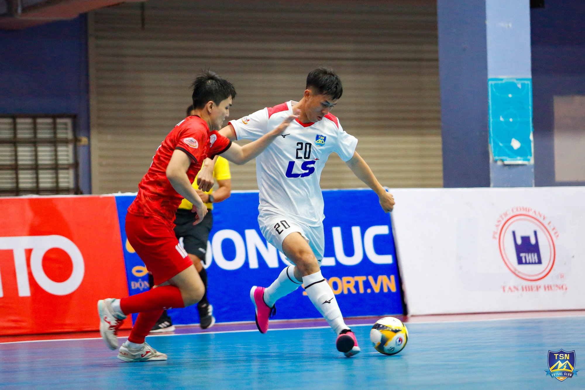 Giải Futsal VĐQG: Thái Sơn Nam TP.HCM và Sanvinest Khánh Hòa so kè quyết liệt  - Ảnh 3.