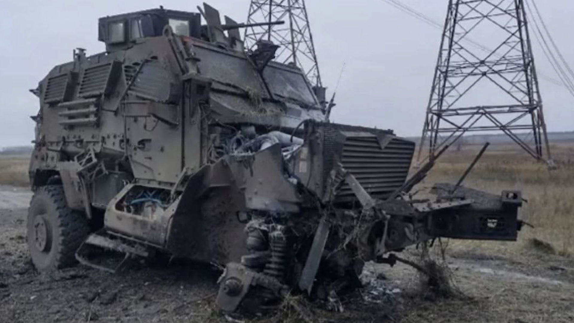Ukraine: Xe chiến đấu bọc thép kháng mìn MaxxPro của Mỹ ‘gần như không thể phá hủy’ - Ảnh 1.