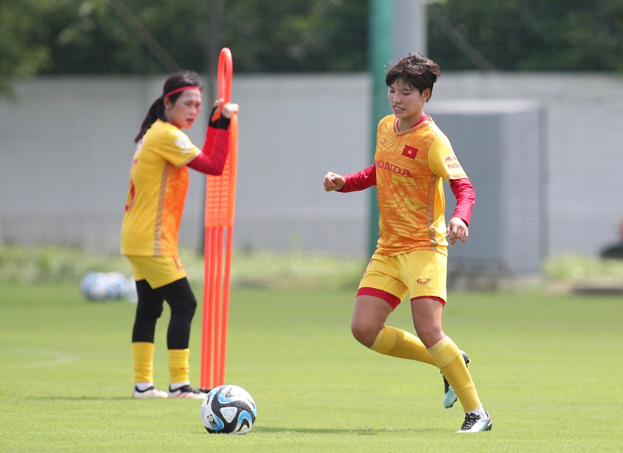 Sao trẻ đội tuyển nữ Việt Nam chưa hết tiếc nuối cơ hội bỏ lỡ trước Đức - Ảnh 3.