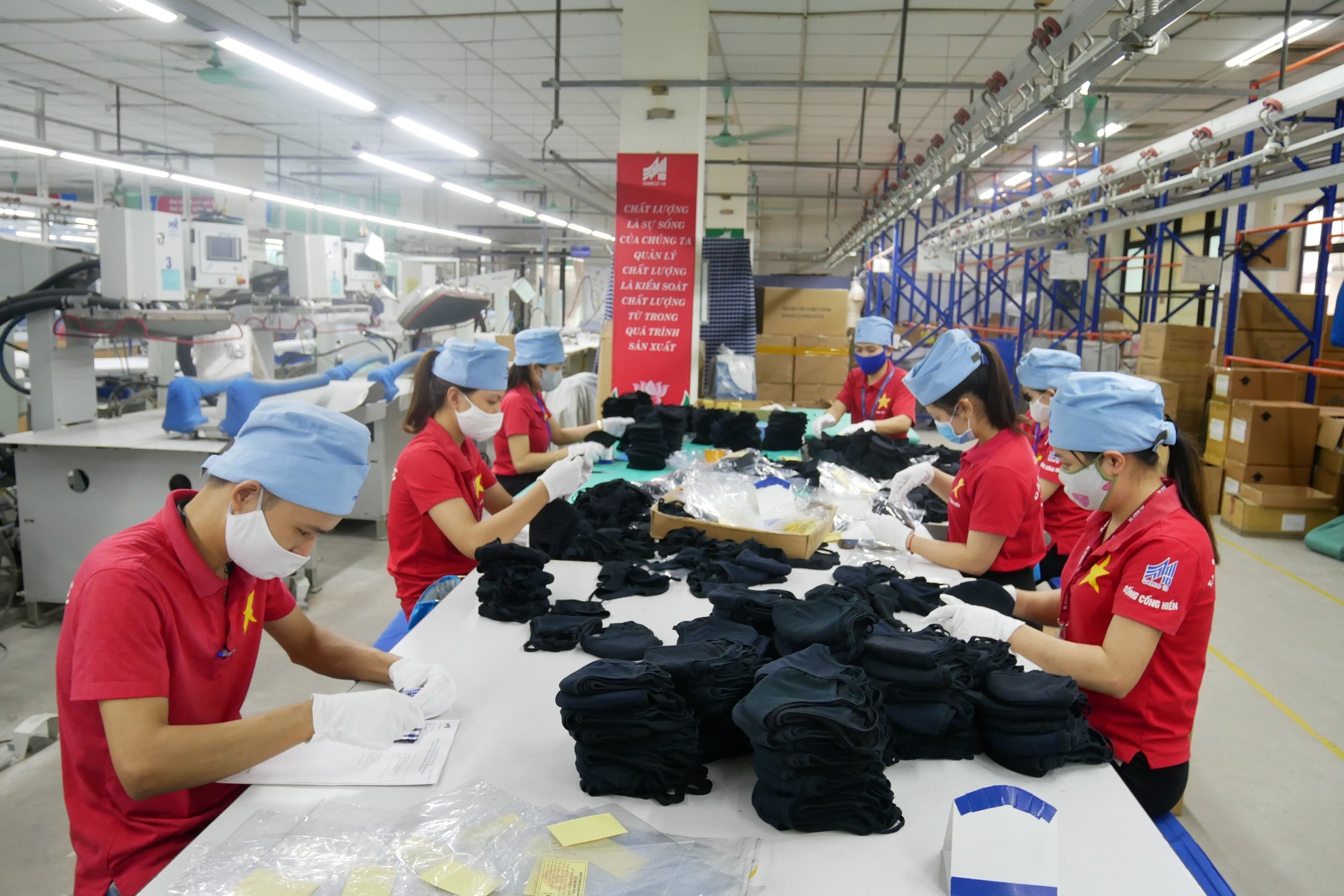 'Dù muốn hay không dệt may Việt Nam cũng buộc phải xanh hóa' - Ảnh 1. 'Dù muốn hay không dệt may Việt Nam cũng buộc phải xanh hóa' - Ảnh 1.