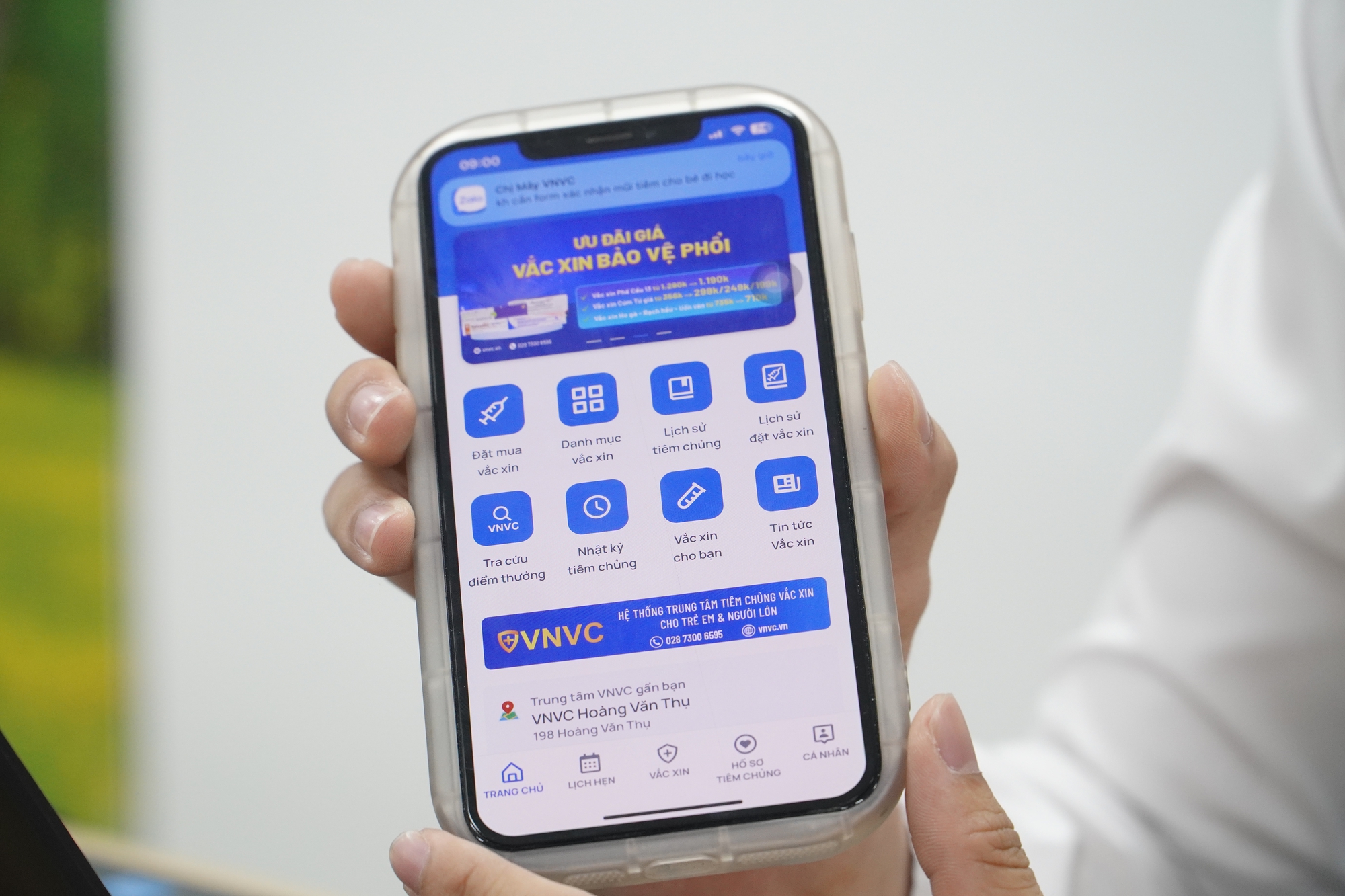 រកមើល និងកក់វ៉ាក់សាំងគ្រប់ពេលវេលា គ្រប់ទីកន្លែងជាមួយ Mobile App VNVC - រូបថត 1. Tra cứu, đặt vắc xin mọi lúc mọi nơi với Mobile App VNVC - Ảnh 1.