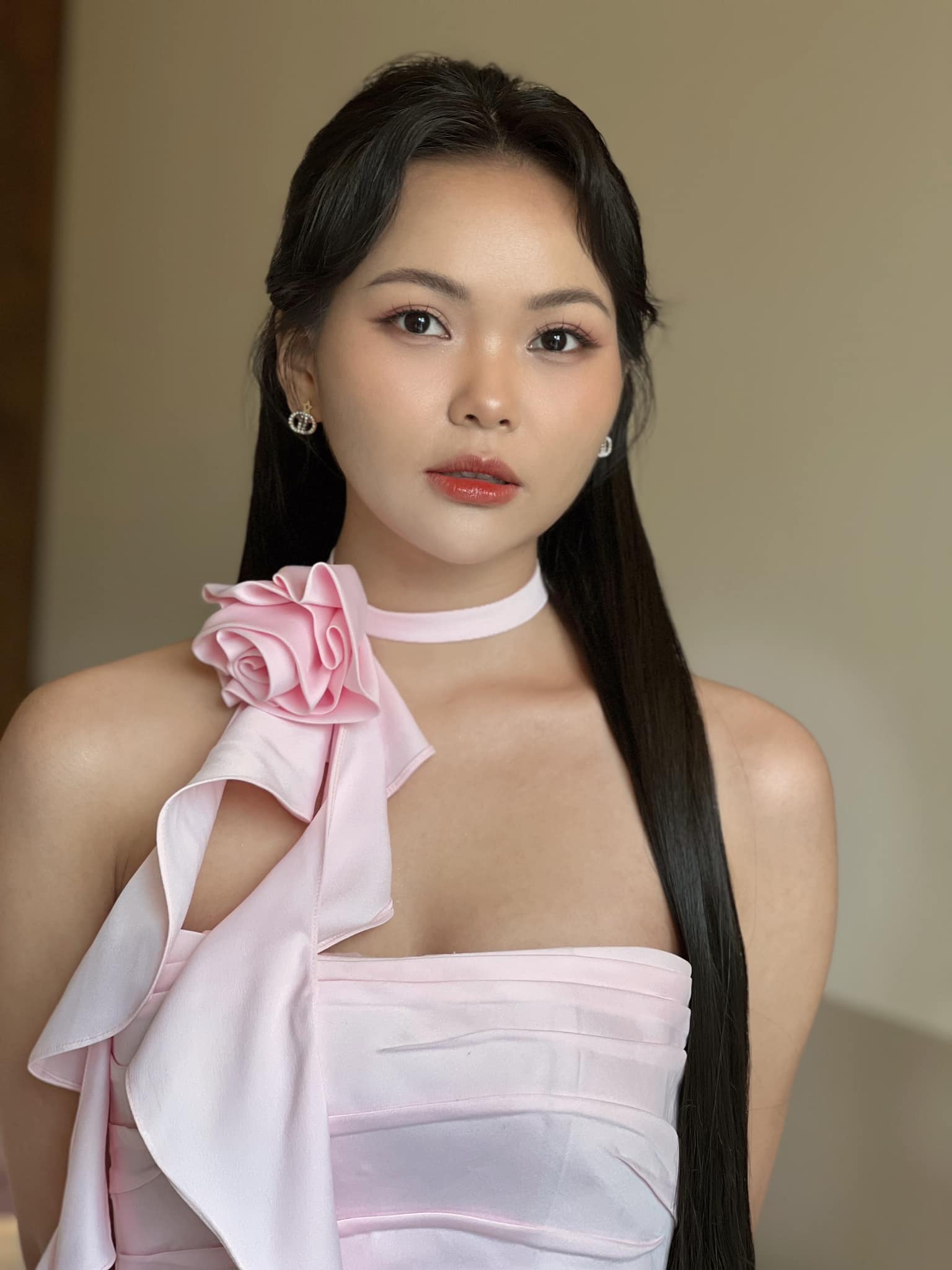 Hot girl 'Giọng ải giọng ai' giảm 6kg thi Miss World Vietnam 2023 - Ảnh 1.