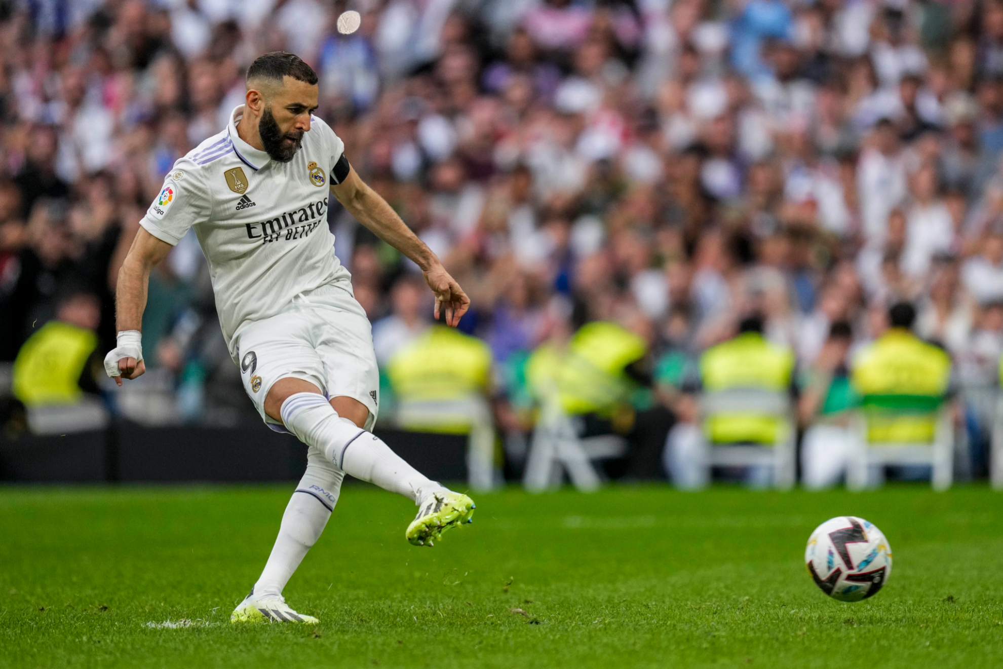 Real Madrid nhắm Harry Kane trong ngày Karim Benzema thi đấu trận cuối