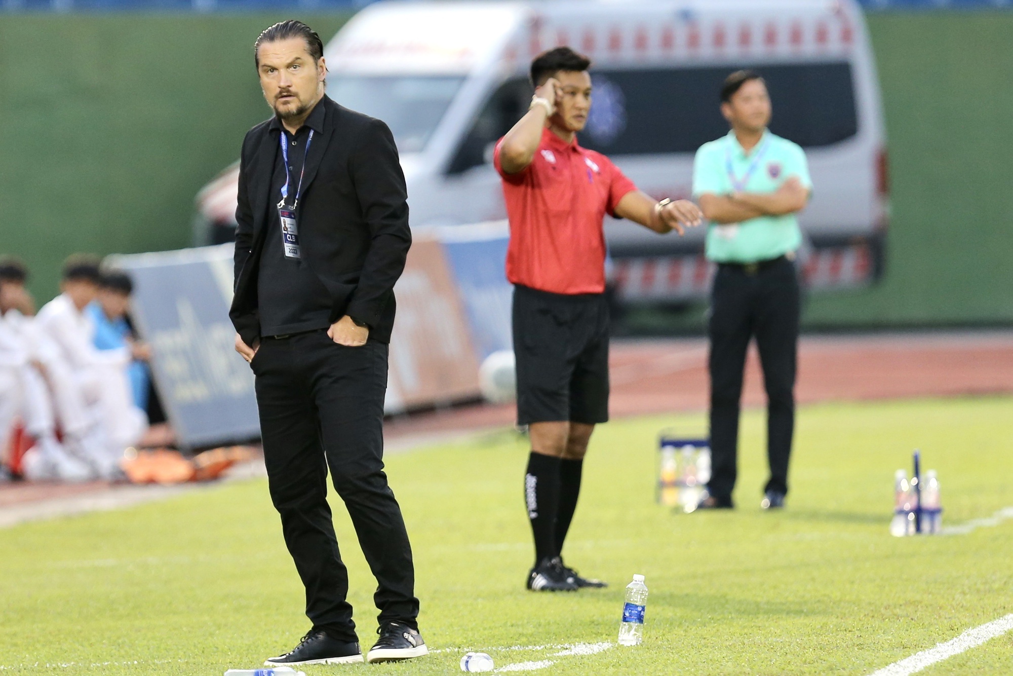 HLV đội Thanh Hóa nói điều bất ngờ về bóng đá Việt Nam và ông Troussier - Ảnh 2.