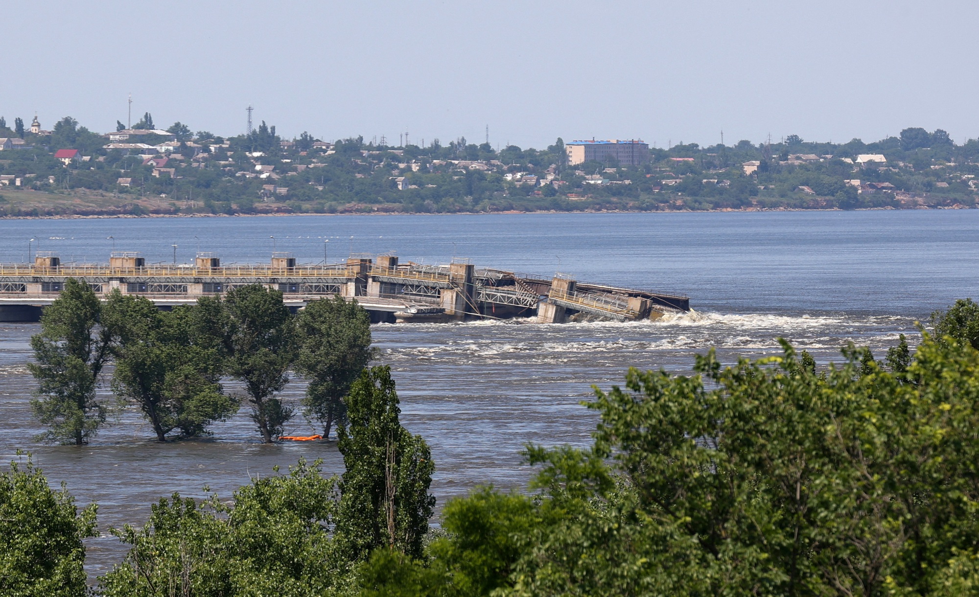 Mỹ nói 'không chắc chắn' ai gây ra vụ vỡ đập ở Ukraine - Ảnh 1. Mỹ nói 'không chắc chắn' ai gây ra vụ vỡ đập ở Ukraine - Ảnh 1.
