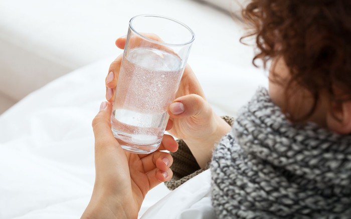 Thêm lợi ích của việc uống nước ấm