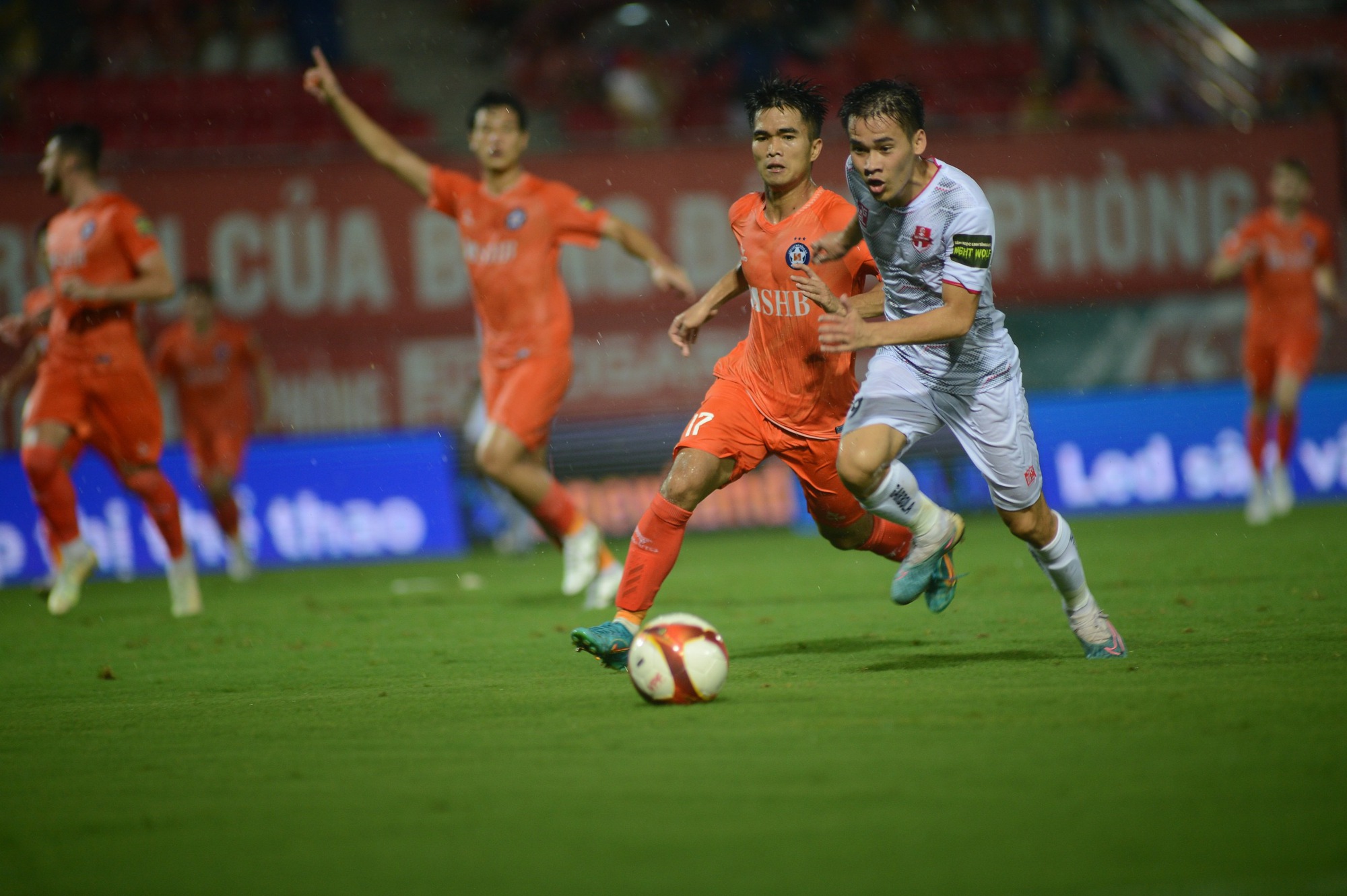 Vòng 13 V-League 2023: Quang Hải và Filip Nguyễn ra mắt không trọn vẹn! - Ảnh 3.