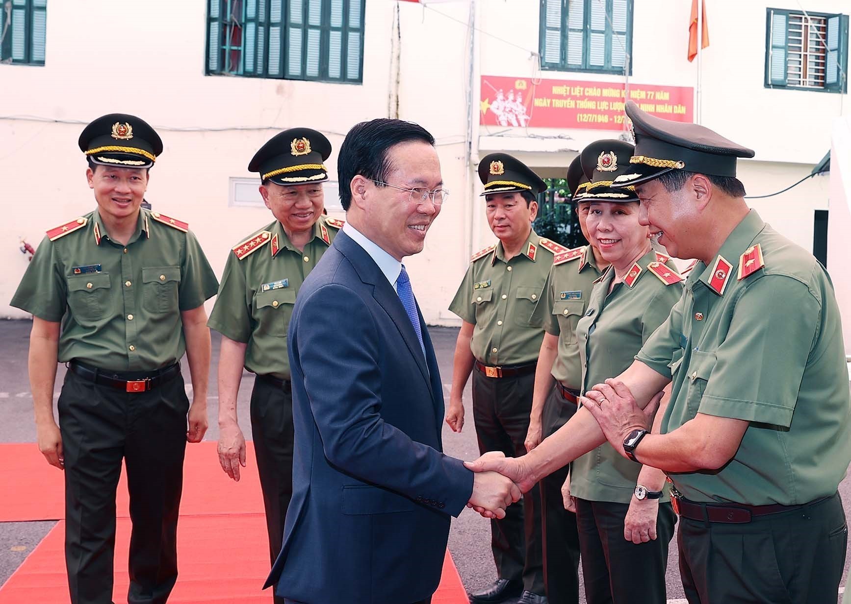 Không để bất ngờ về an ninh chính trị