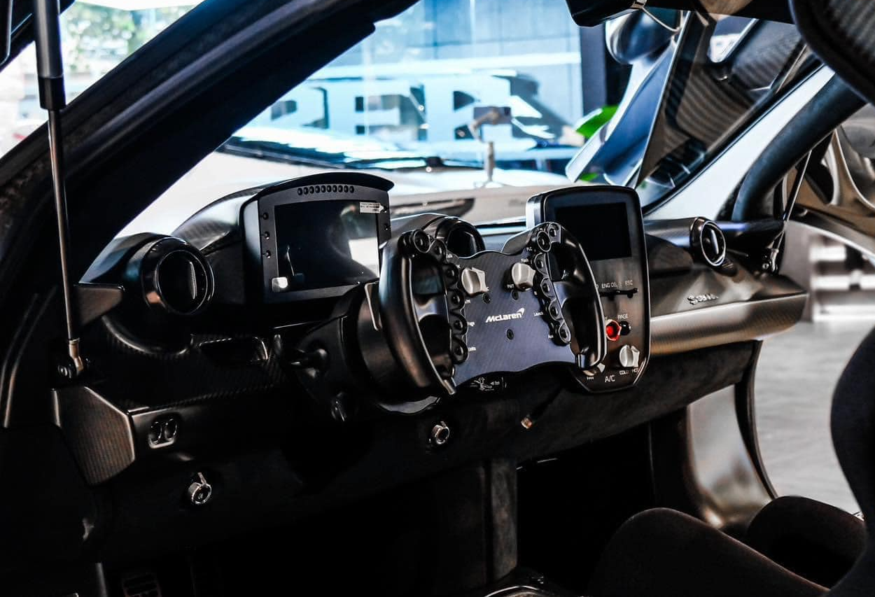 Phan Công Khanh đưa McLaren Senna GTR giá triệu đô về Việt Nam trước khi bị bắt - Ảnh 3. Phan Công Khanh đưa McLaren Senna GTR giá triệu đô về Việt Nam trước khi bị bắt - Ảnh 3.