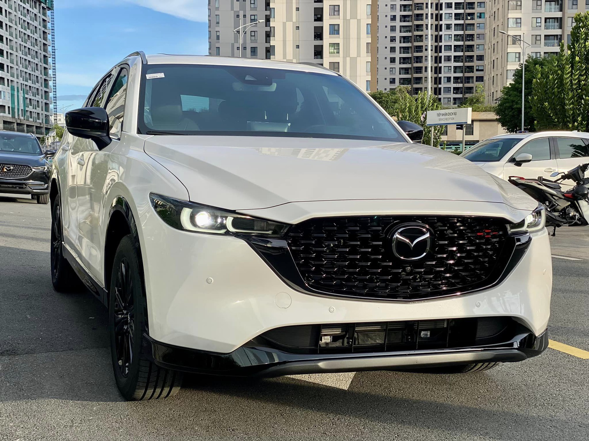 Có nên trả thêm 20 triệu đồng mua Mazda CX-5 2023 bản Sport? - Ảnh 12.