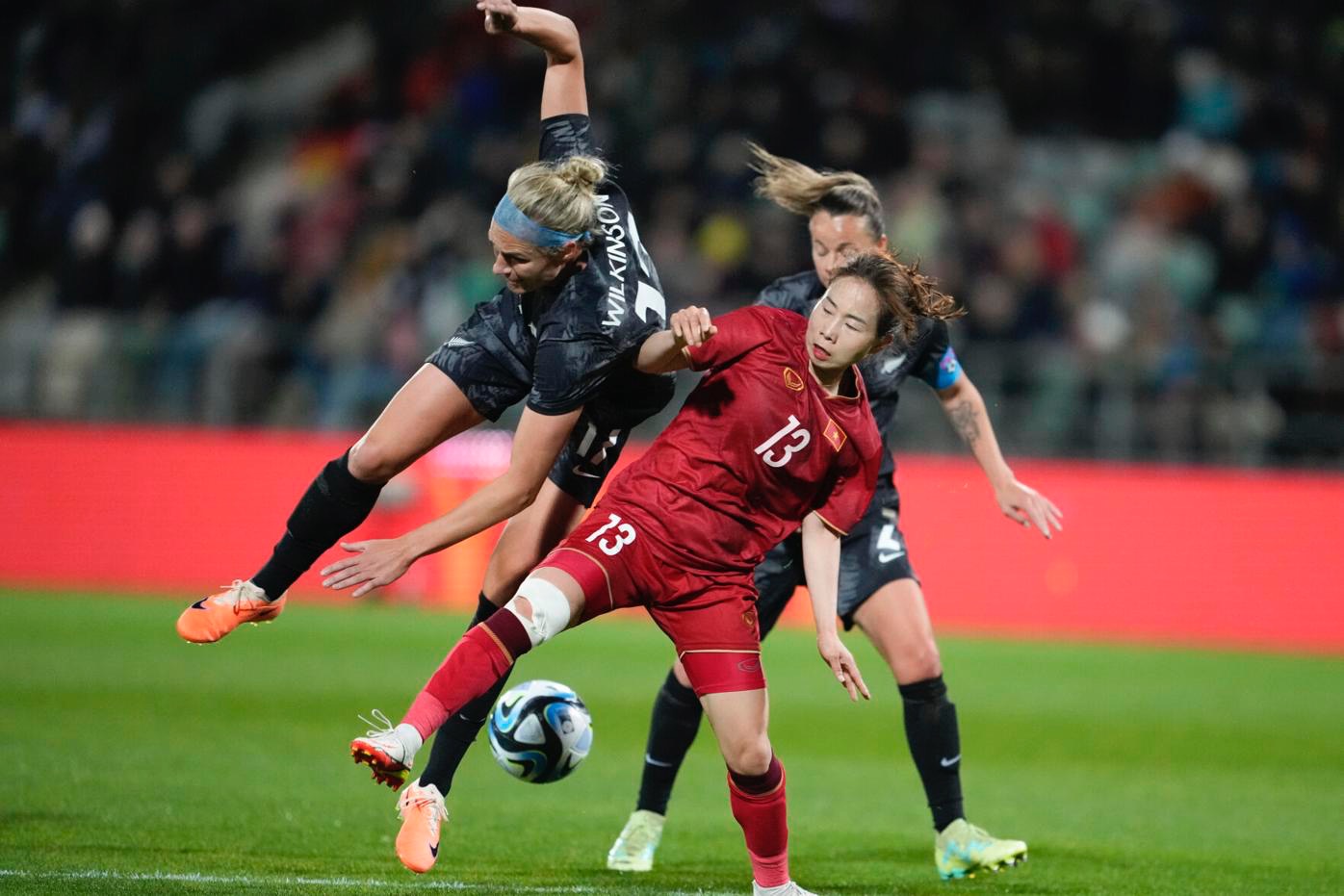 Kết thúc trận giao hữu kín gặp Tây Ban Nha: Đội tuyển nữ Việt thua đậm 0-9 - Ảnh 8.