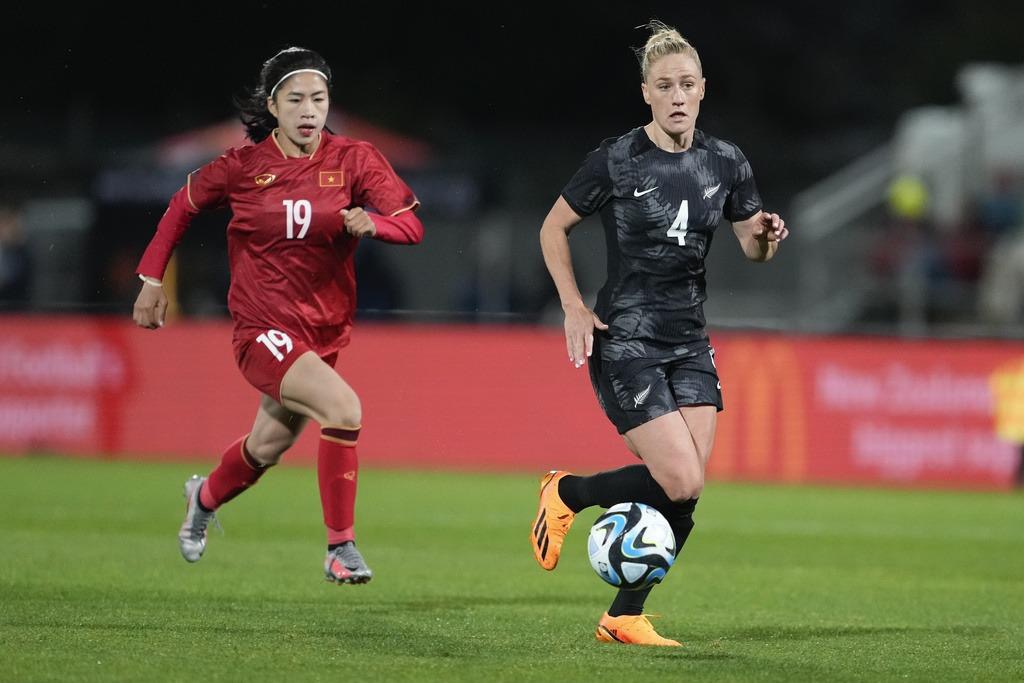 Kết thúc trận giao hữu kín gặp Tây Ban Nha: Đội tuyển nữ Việt thua đậm 0-9 - Ảnh 7.