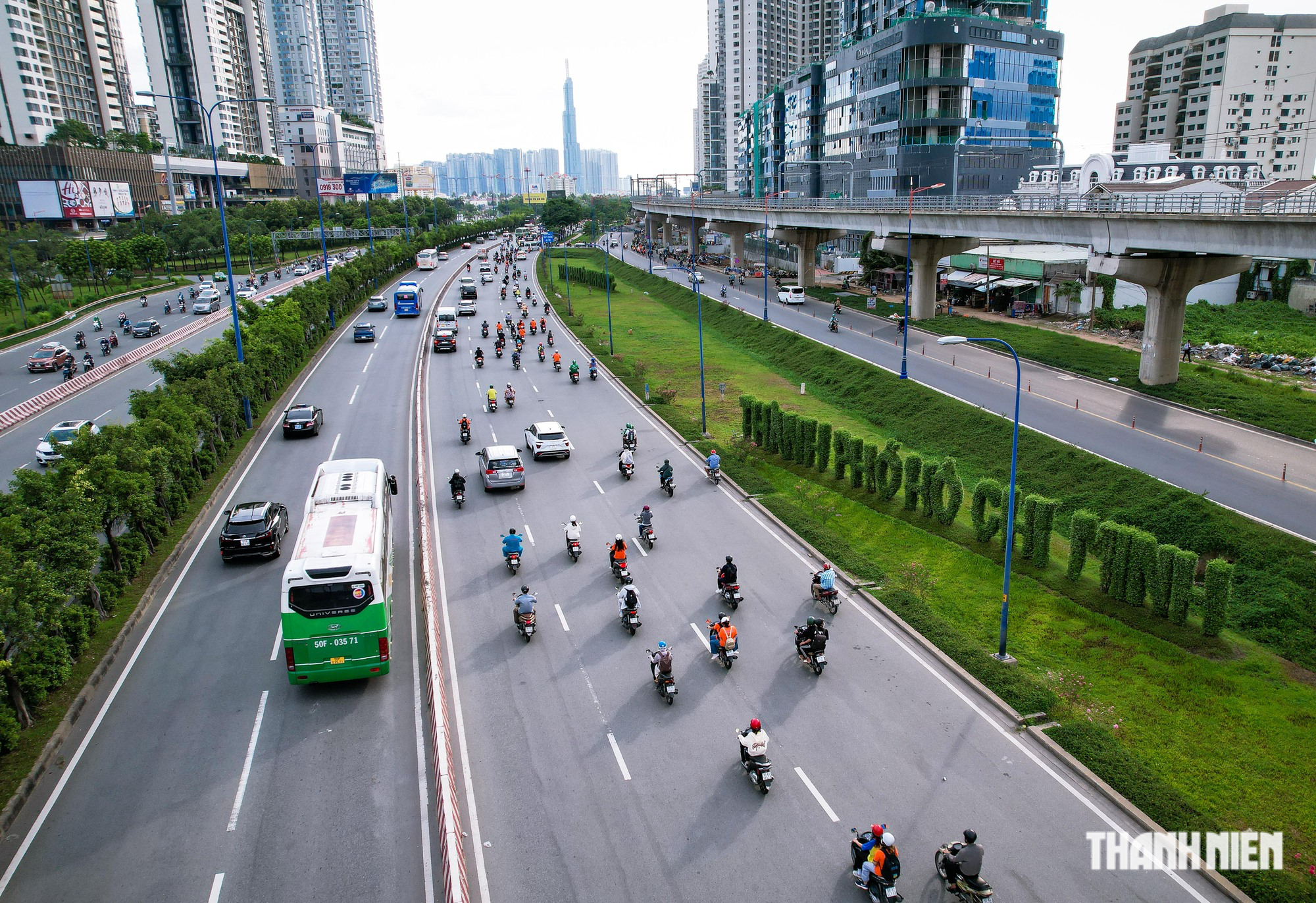 Ngắm nhìn tuyến đường hiện đại bậc nhất TP.HCM mang tên Võ Nguyên Giáp - Ảnh 1.