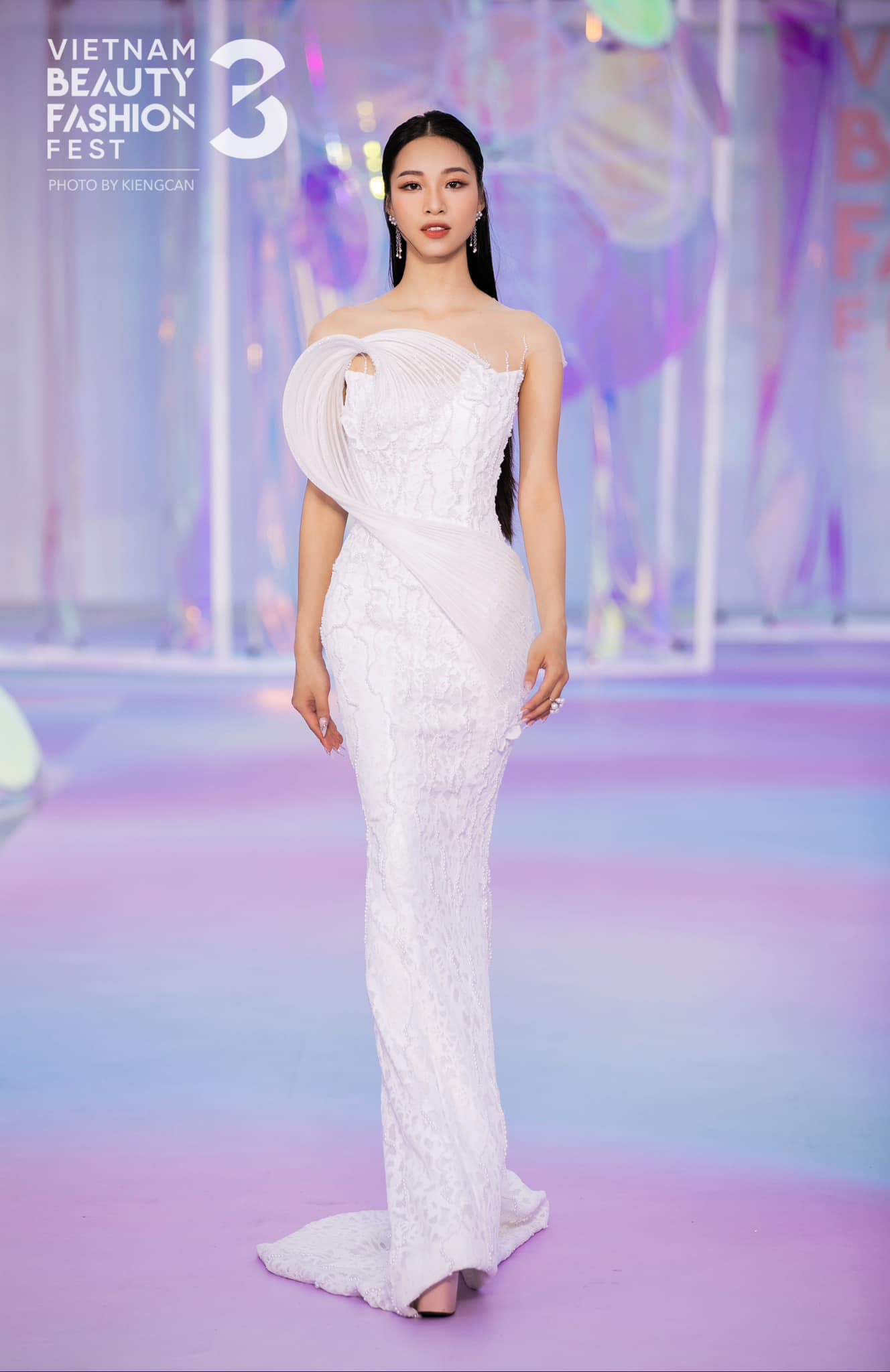 Loạt người đẹp có vòng eo 'con kiến' của Hoa hậu Thế giới Việt Nam 2023 - Ảnh 10.