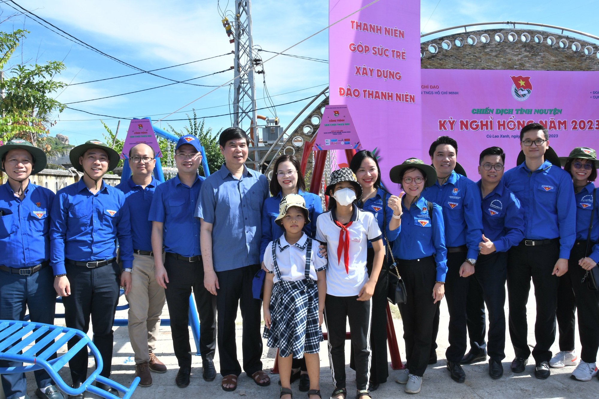 Chiến dịch tình nguyện Kỳ nghỉ hồng ra Đảo Thanh niên Cù Lao Xanh - Ảnh 9.