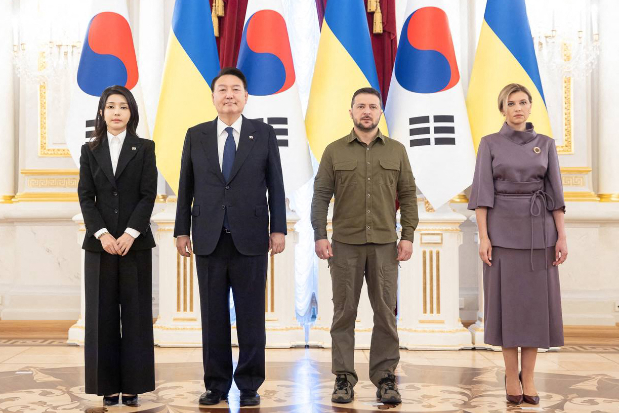 Chùm ảnh: Tổng thống Hàn Quốc và phu nhân thăm Ukraine - Ảnh 5.