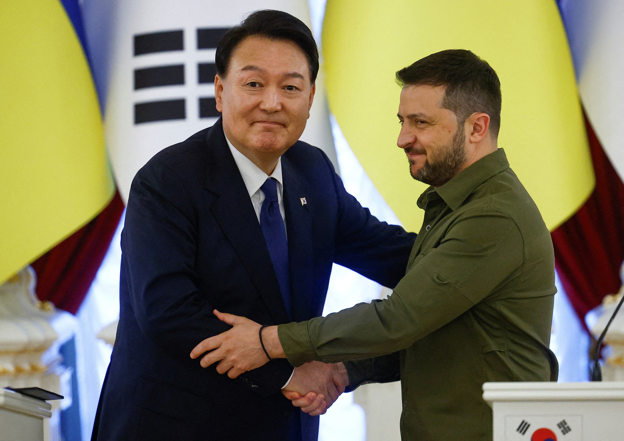 Chùm ảnh: Tổng thống Hàn Quốc và phu nhân thăm Ukraine - Ảnh 6.