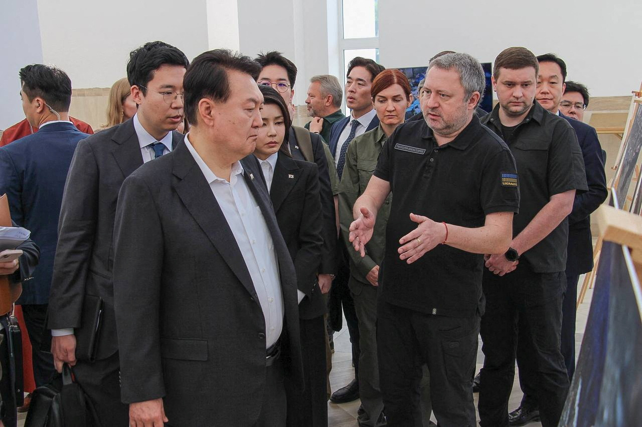 Chùm ảnh: Tổng thống Hàn Quốc và phu nhân thăm Ukraine - Ảnh 9.