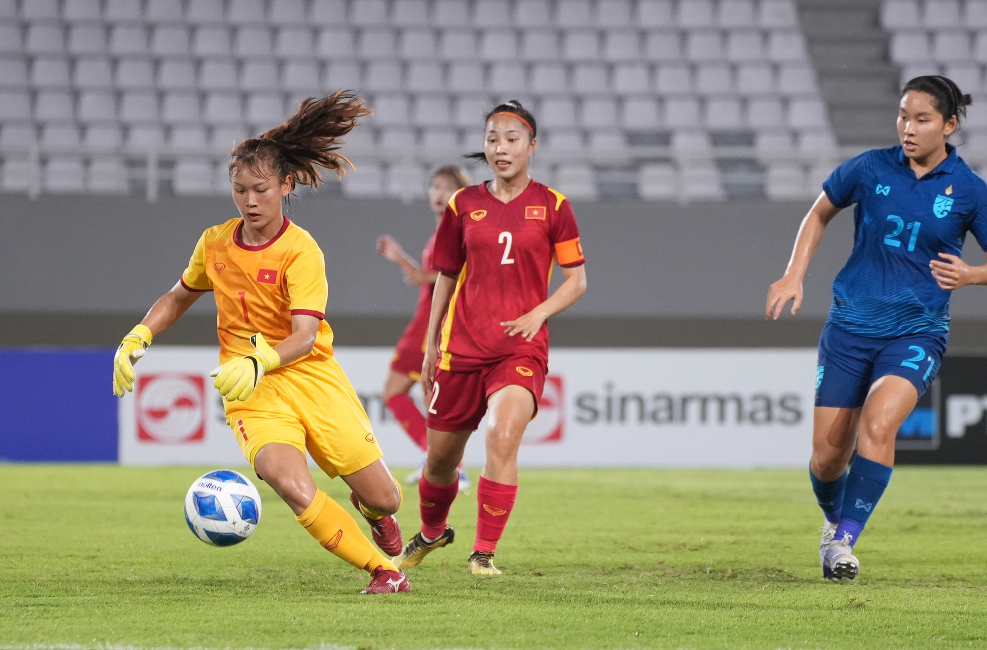 2 cầu thủ nữ U.19 Việt Nam giành giải xuất sắc nhất Đông Nam Á - Ảnh 2.