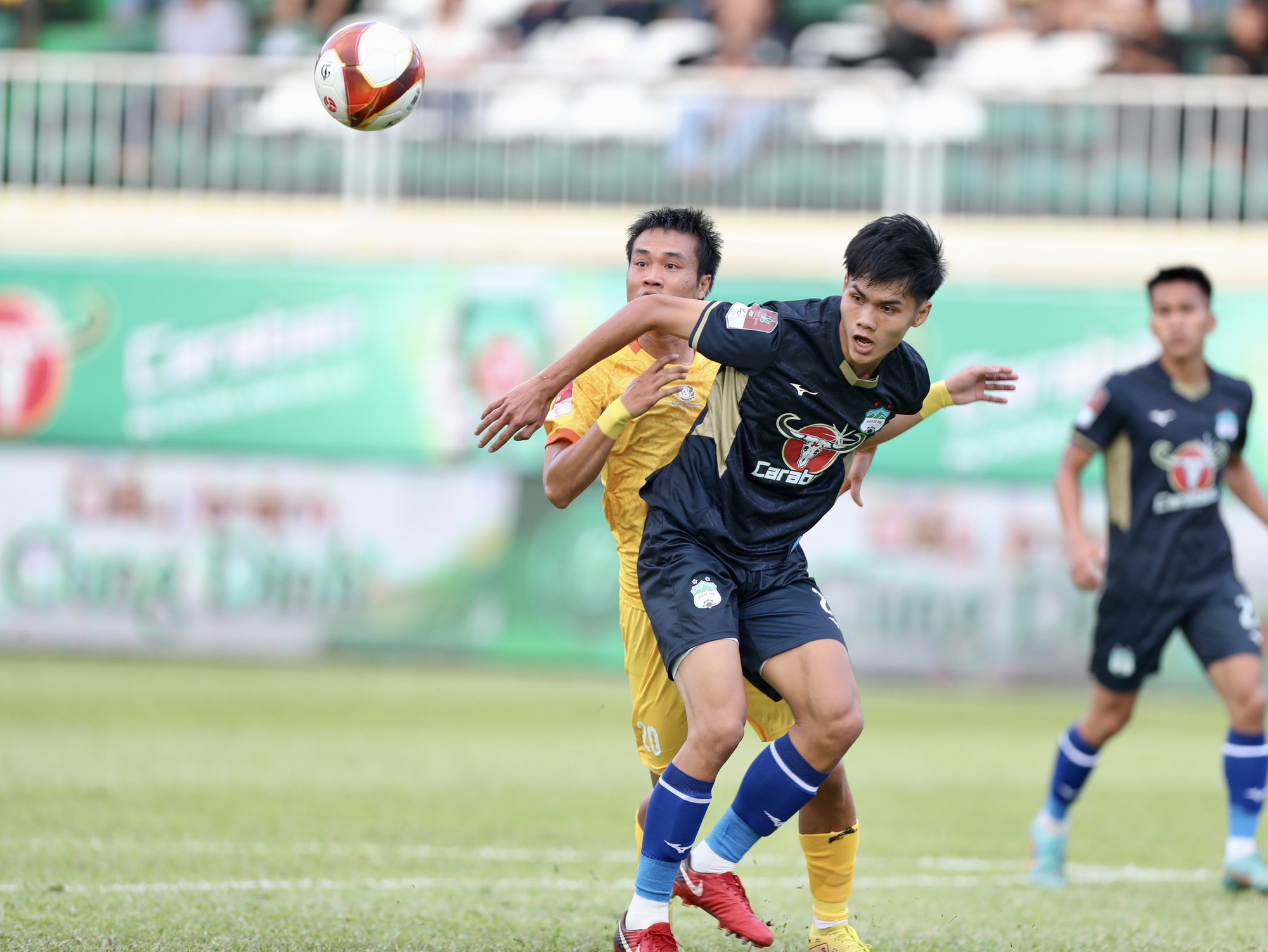 Trung vệ trẻ Văn Triệu chơi tốt trong trận thứ 4 tại V-League 2023