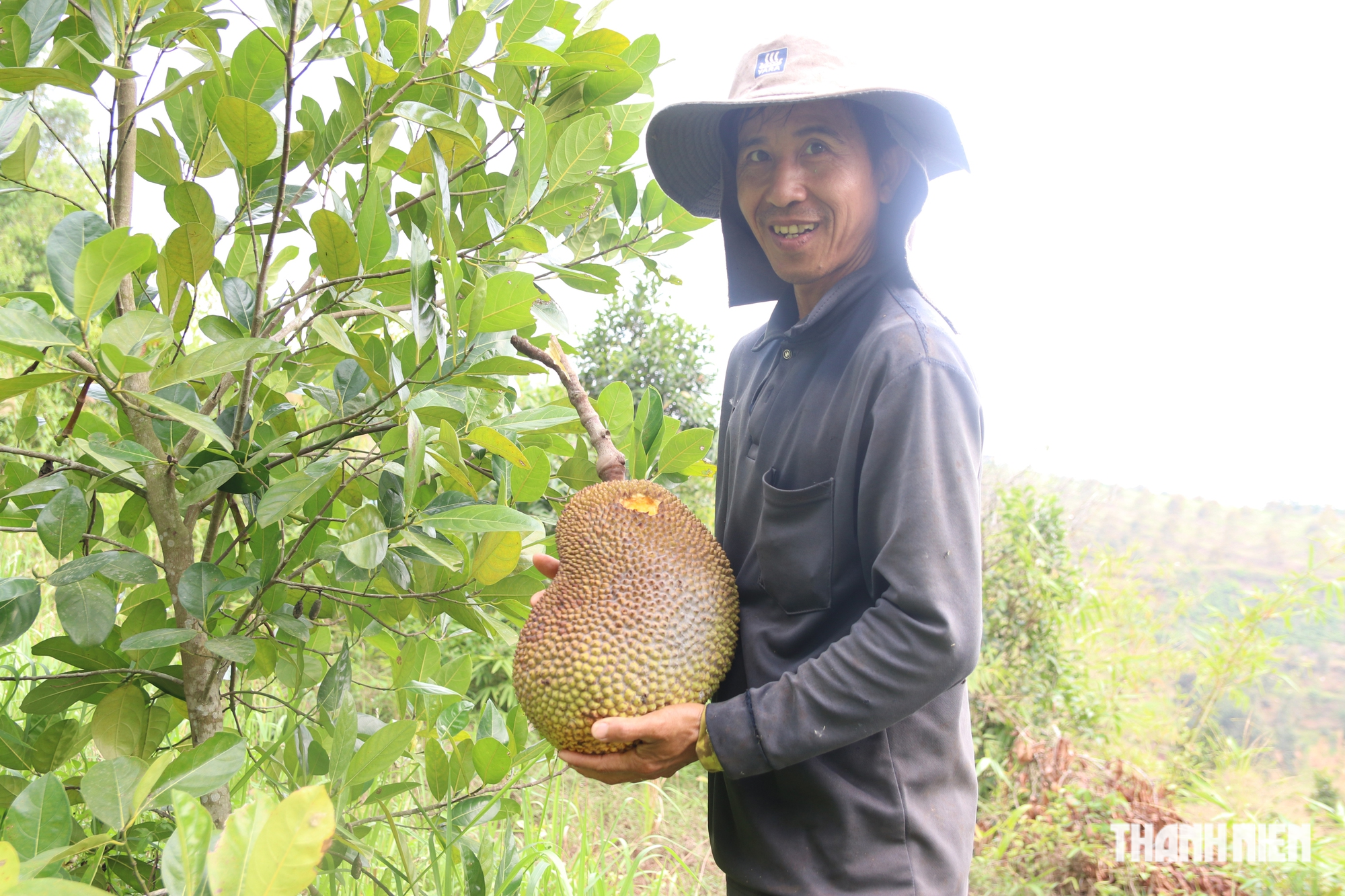 Ông nông dân ‘trồng cây xanh để đời con cháu được hít thở không khí trong lành’  - Ảnh 5.