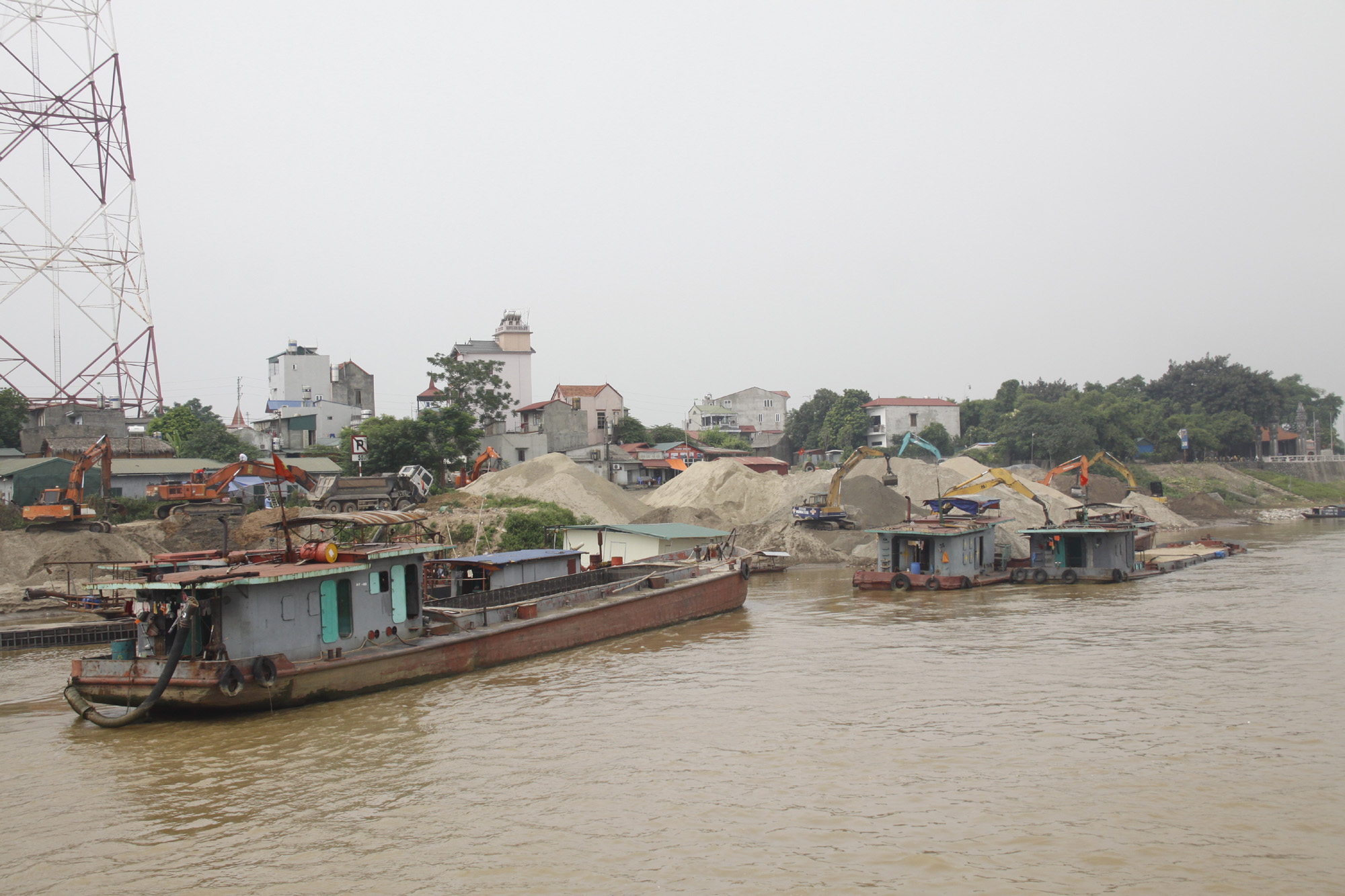Chủ đầu tư, nhà thầu ở… sẽ gặp khó khăn vì giá cát, đá xây dựng tăng - Ảnh 2. Chủ đầu tư, nhà thầu ở… sẽ gặp khó khăn vì giá cát, đá xây dựng tăng - Ảnh 2.