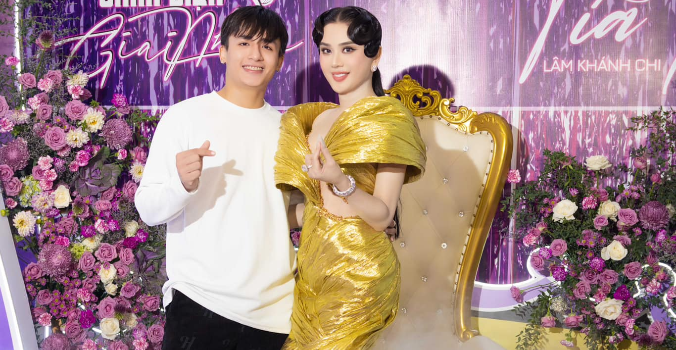 Hà Trí Quang - Thanh Đoàn đến chúc mừng Lâm Khánh Chi lên chức bà chủ - Ảnh 8. Hà Trí Quang - Thanh Đoàn đến chúc mừng Lâm Khánh Chi lên chức bà chủ - Ảnh 8.