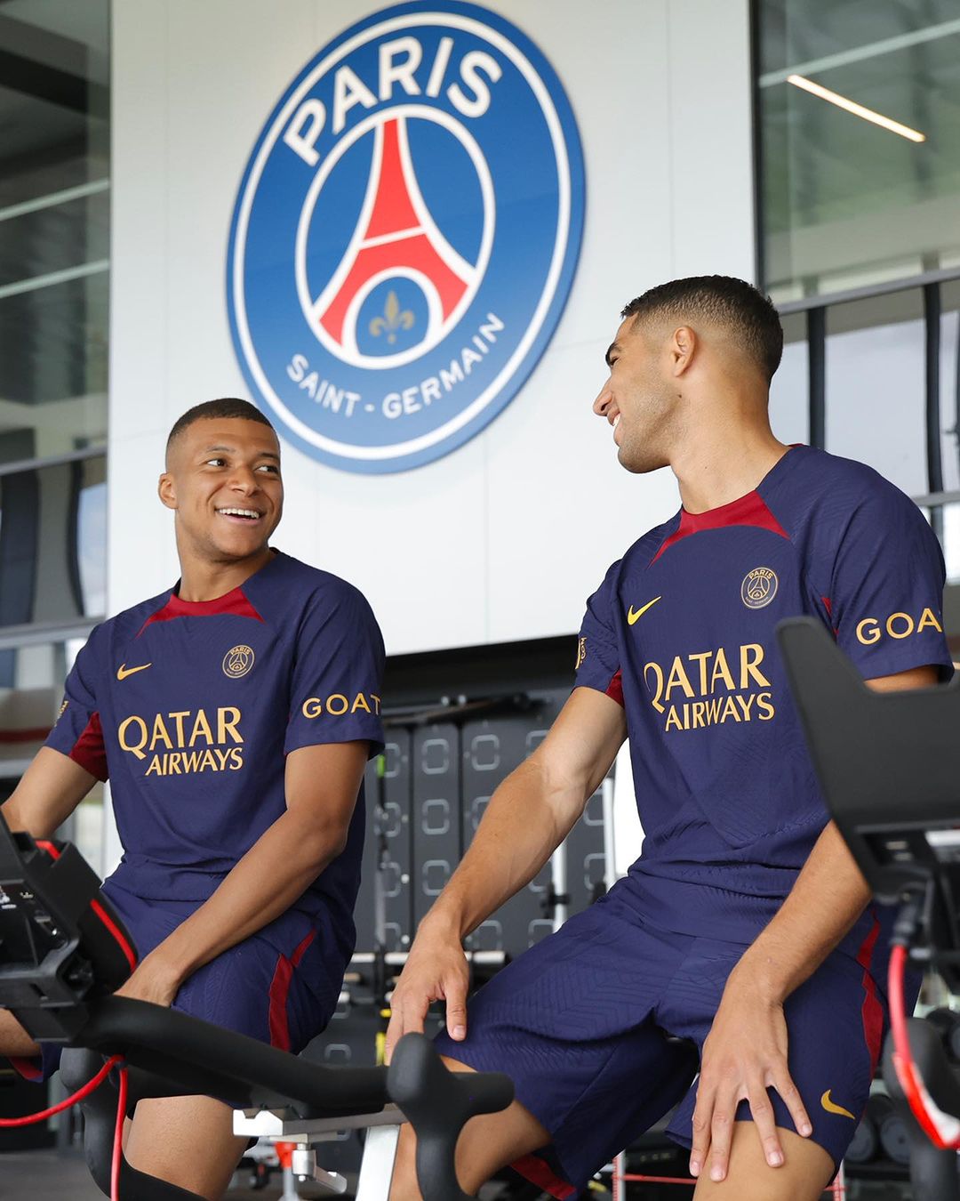 PSG không thể đẩy Mbappe ra đi