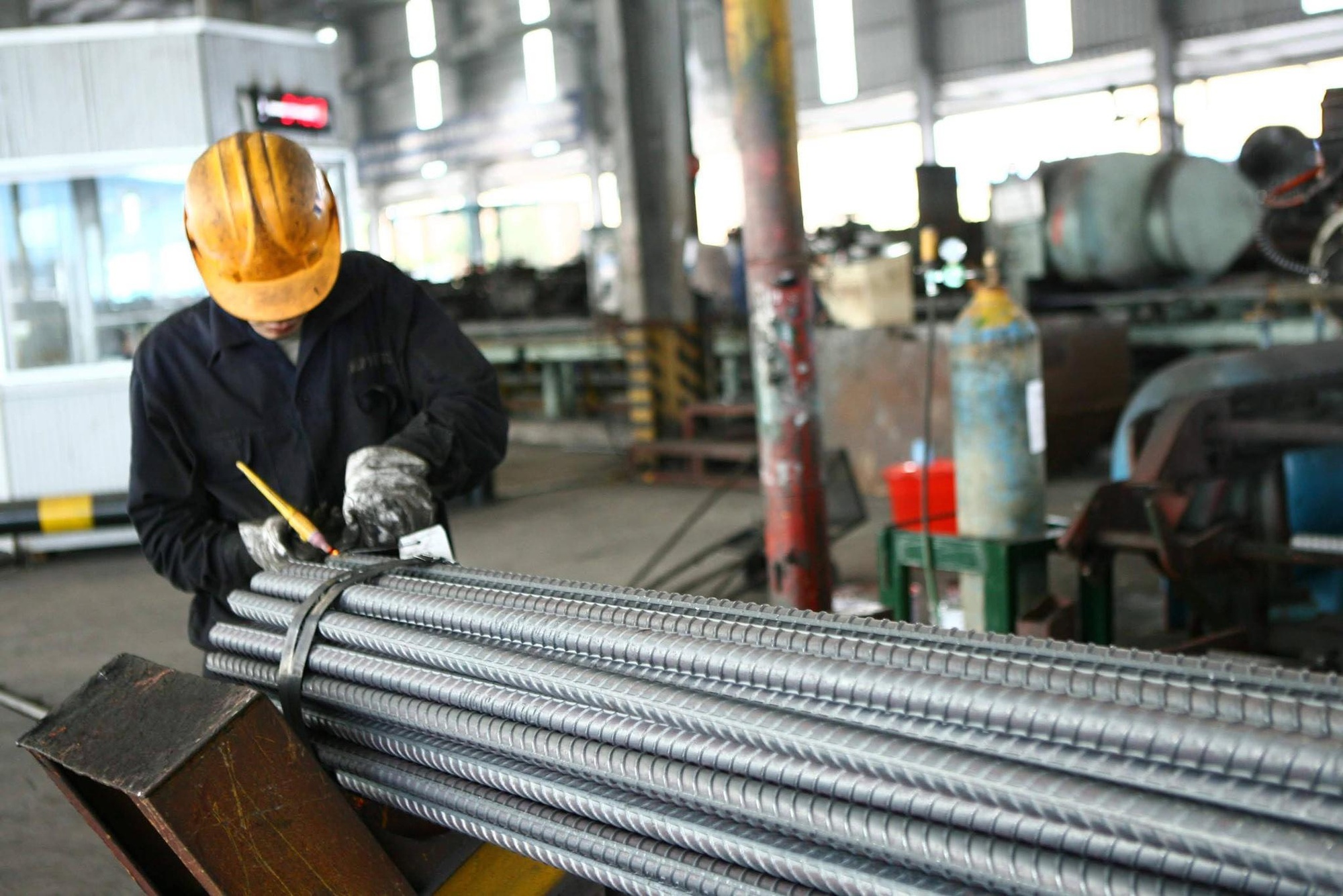 Chủ đầu tư, nhà thầu ở… sẽ gặp khó khăn vì giá cát, đá xây dựng tăng - Ảnh 1. Chủ đầu tư, nhà thầu ở… sẽ gặp khó khăn vì giá cát, đá xây dựng tăng - Ảnh 1.