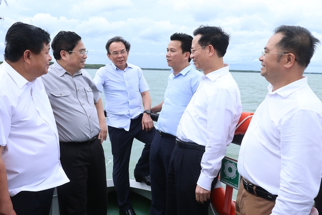 Thủ tướng: Cảng Cần Giờ có thể cạnh tranh với Singapore, Malaysia và các cảng quốc tế - Ảnh 2.