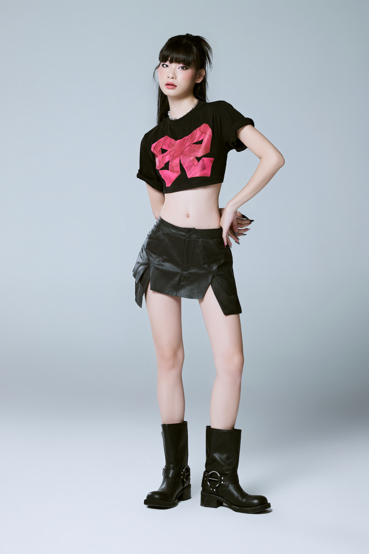 Bốn nhà thiết kế LSEOUL tung bộ sưu tập mới sắc đen hồng - Ảnh 7.