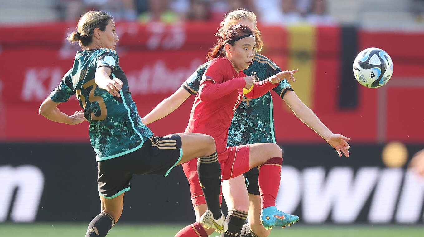 Đội tuyển nữ Việt Nam chốt nhân sự dự World Cup, 23 cầu thủ nhận hơn 16 tỉ đồng - Ảnh 5.