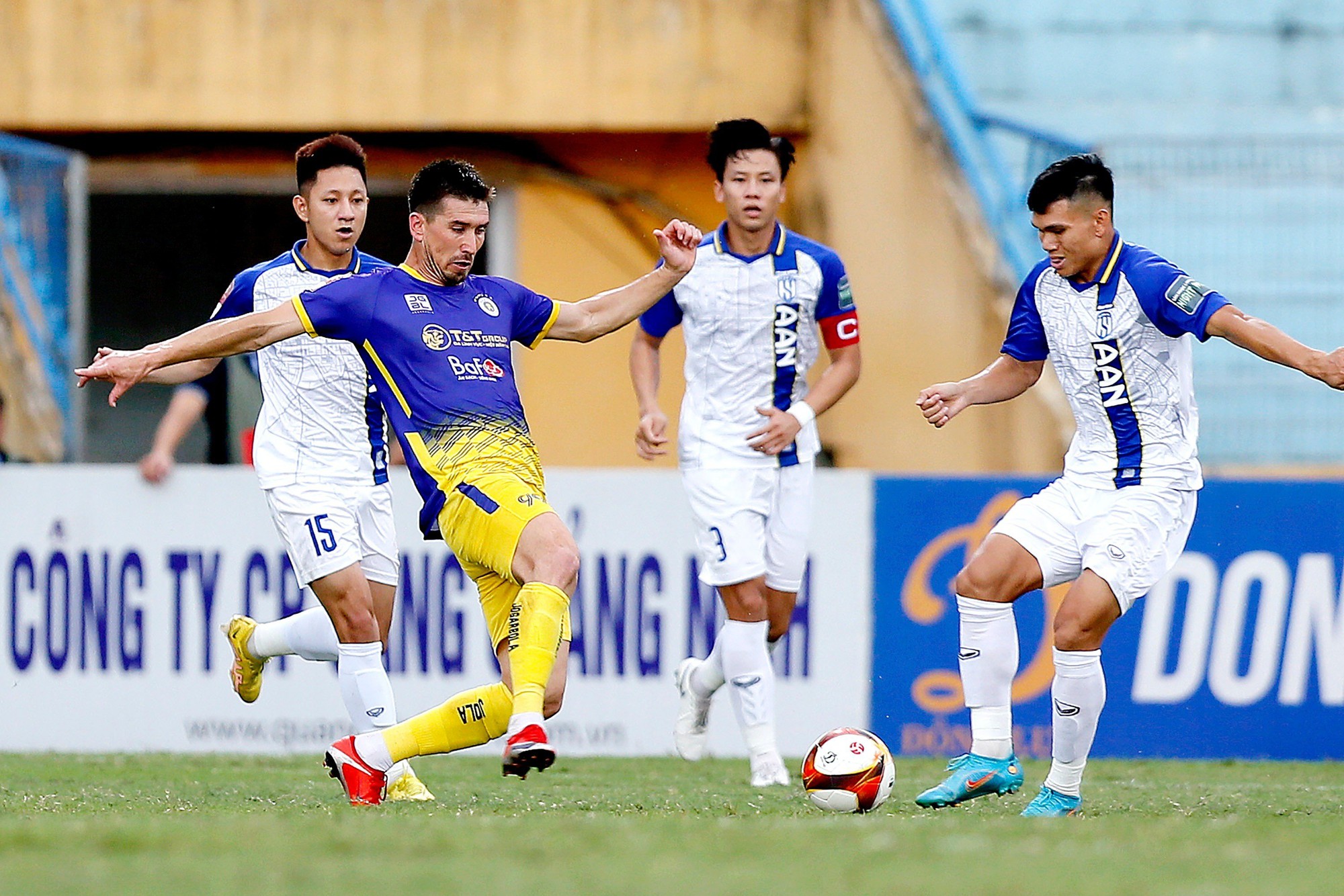 Đua Trụ Hạng V League 2023: Đội Bóng Nào Yếu Thế Nhất