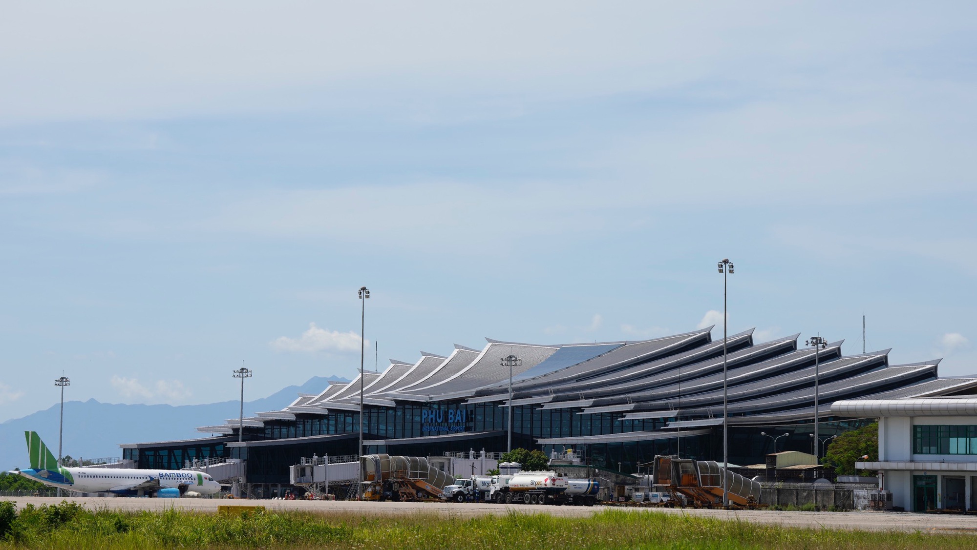 Nhà ga 2.300 tỉ đồng tại Huế đón chuyến bay quốc tế đầu tiên - Ảnh 3.