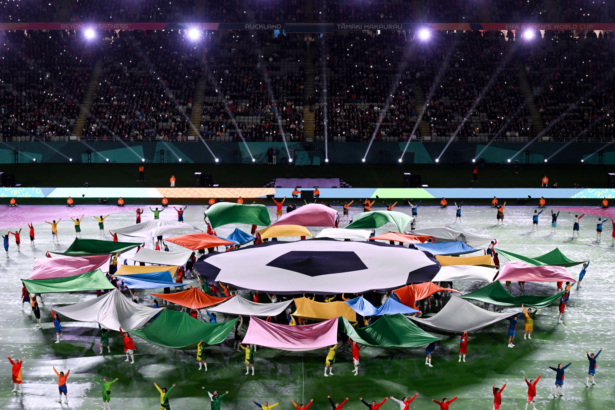 New Zealand và Úc chiêu đãi khán giả lễ khai mạc World Cup 2023 hoành tráng - Ảnh 5.