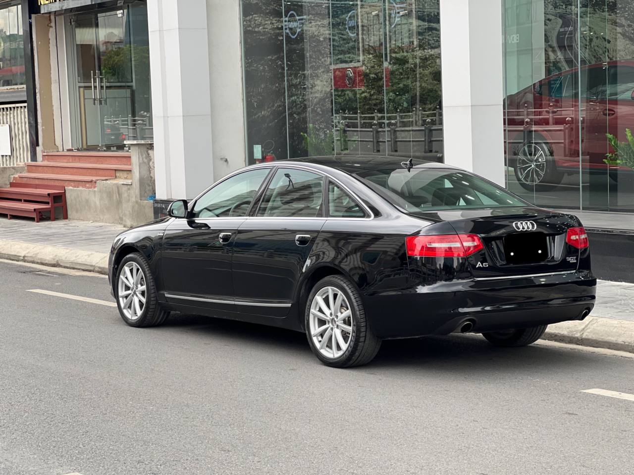 Audi A6 giá ngang Toyota Wigo sau 13 năm sử dụng - Ảnh 2. Audi A6 giá ngang Toyota Wigo sau 13 năm sử dụng - Ảnh 2.