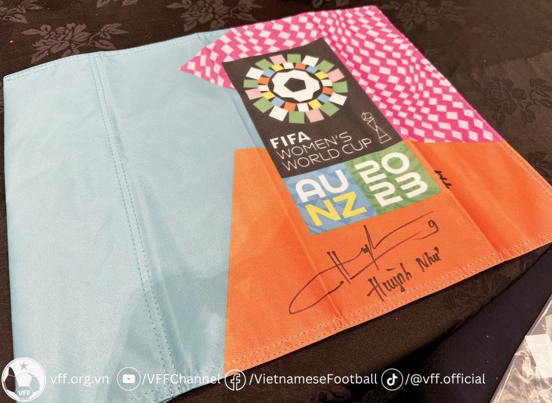 Chữ ký Huỳnh Như xuất hiện trên cờ góc của World Cup nữ 2023 - Ảnh 4.