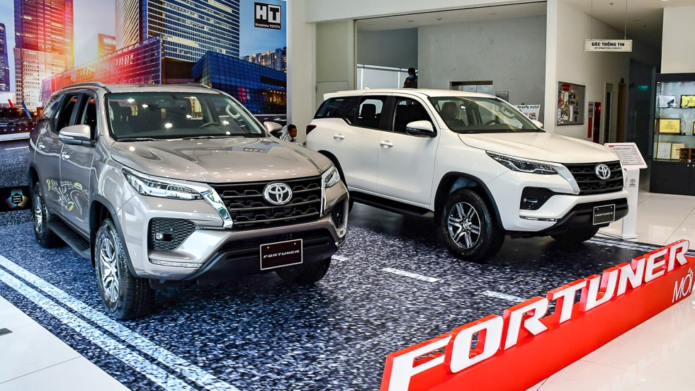 SUV 7 chỗ: Vị thế đảo chiều, Ford Everest &aacute;p đảo Toyota Fortuner nửa đầu  năm 2023