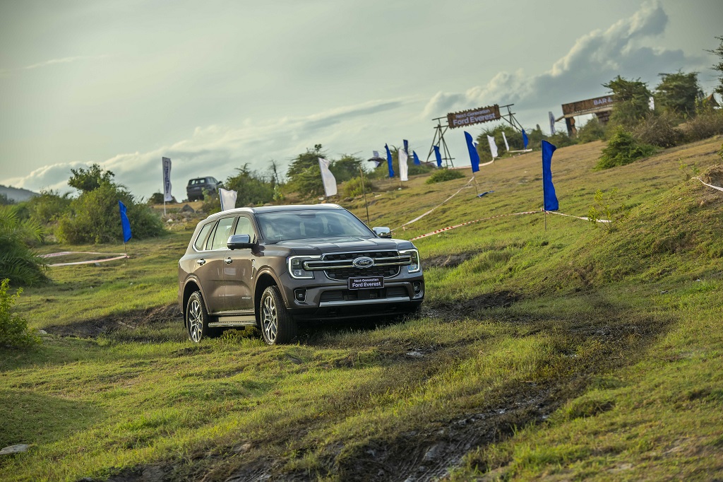 SUV 7 chỗ: Vị thế đảo chiều, Ford Everest áp đảo Toyota Fortuner nửa đầu năm 2023 - Ảnh 3.