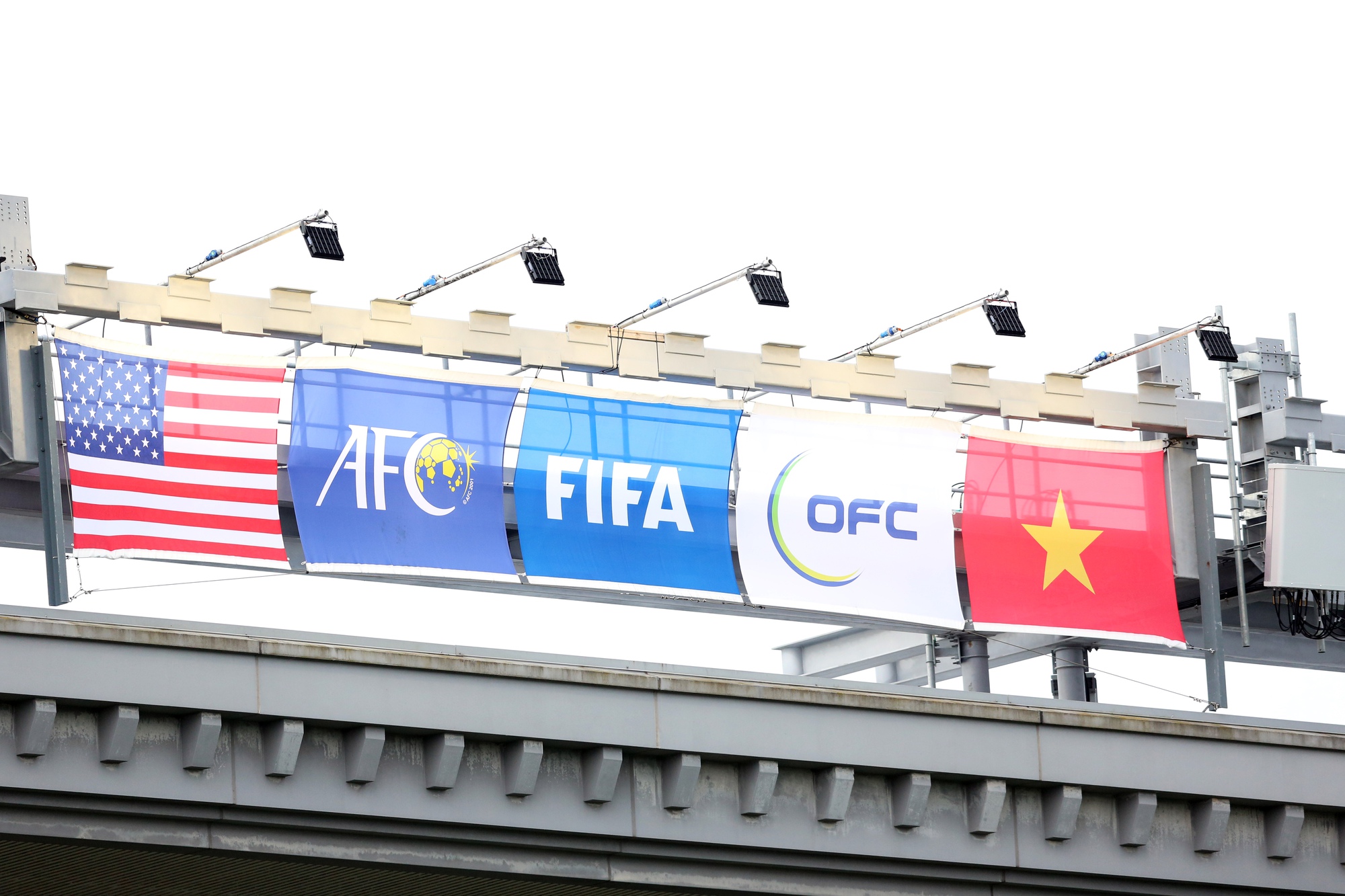 Đội tuyển nữ Việt Nam tham quan sân đá trận ra quân World Cup 2023  - Ảnh 8.