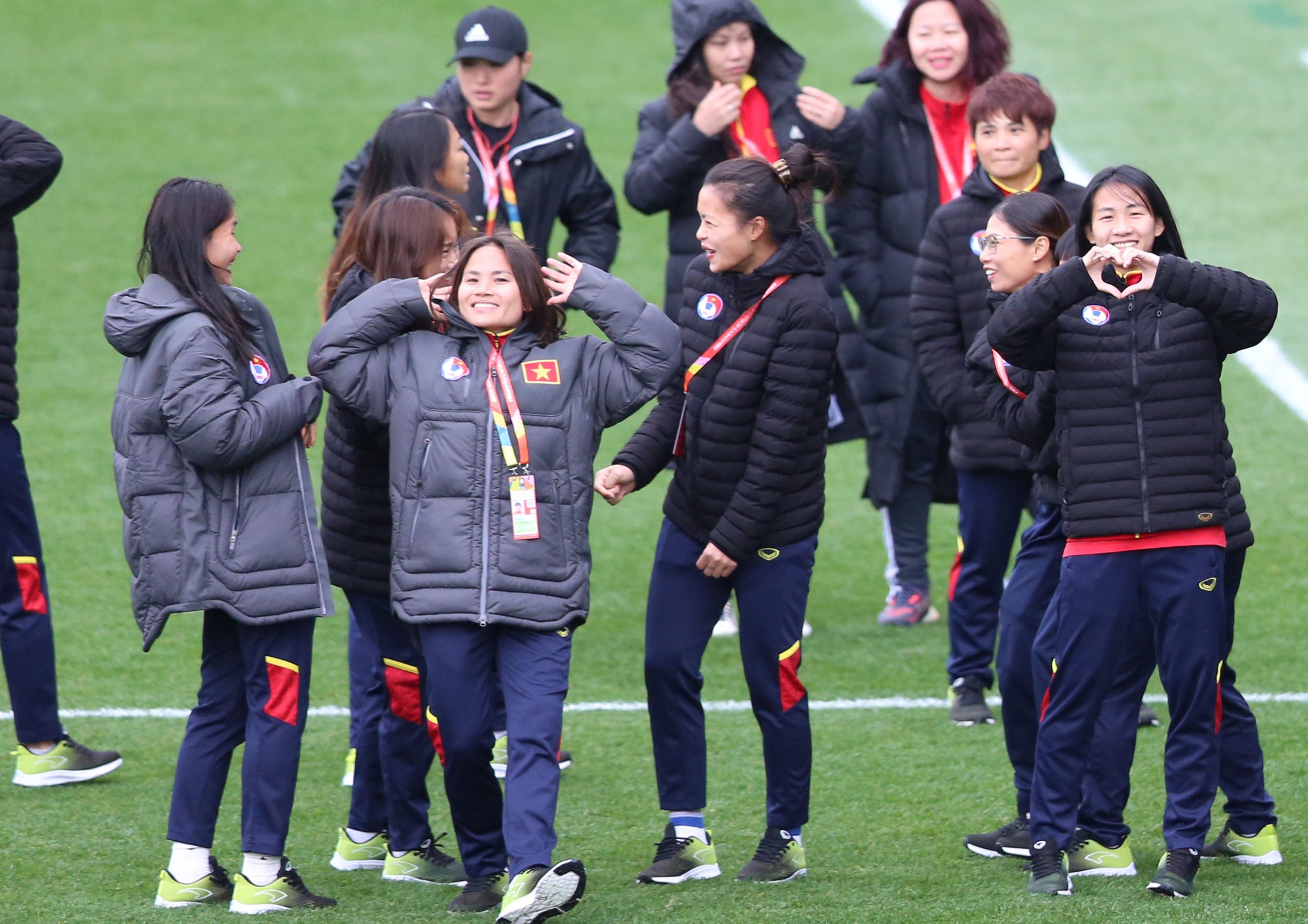 Đội tuyển nữ Việt Nam tham quan sân đá trận ra quân World Cup 2023  - Ảnh 13.