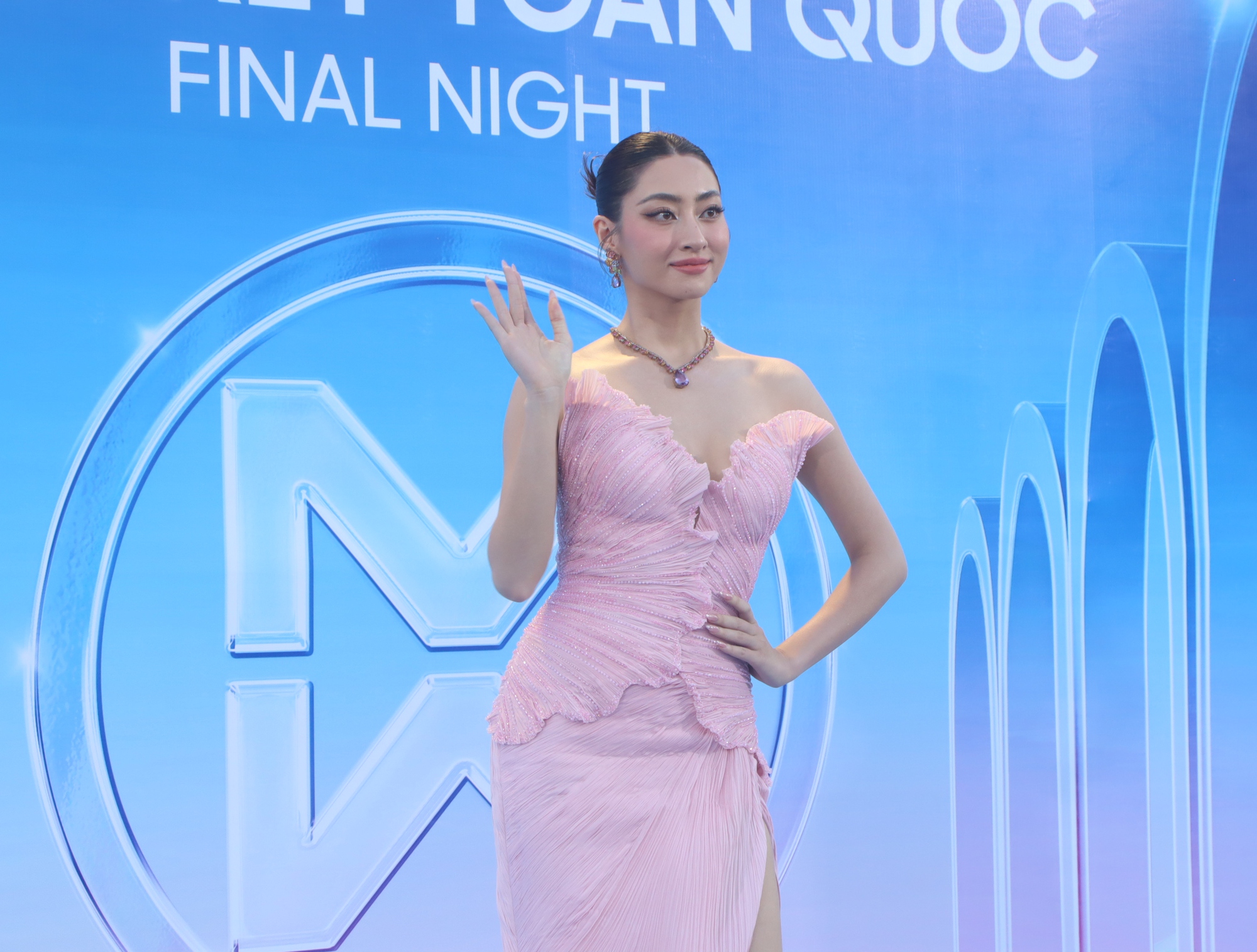 Hoa hậu Bảo Ngọc xuất hiện rạng rỡ giữa ồn ào  - Ảnh 5.