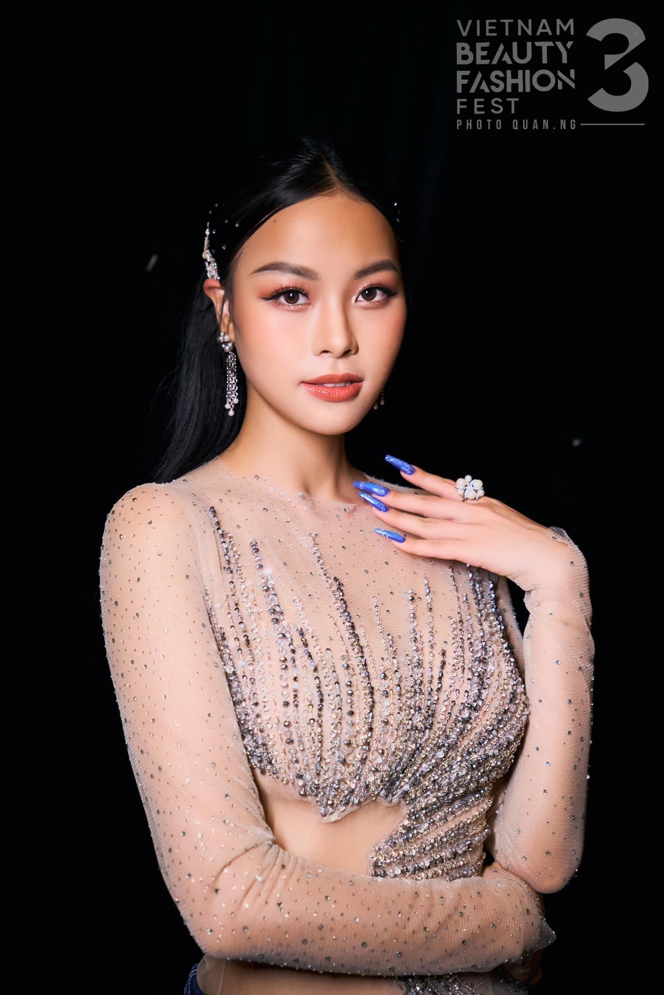 Sắc vóc và học vấn của Á hậu 1 Hoa hậu Thế giới Việt Nam 2023 - Ảnh 4.