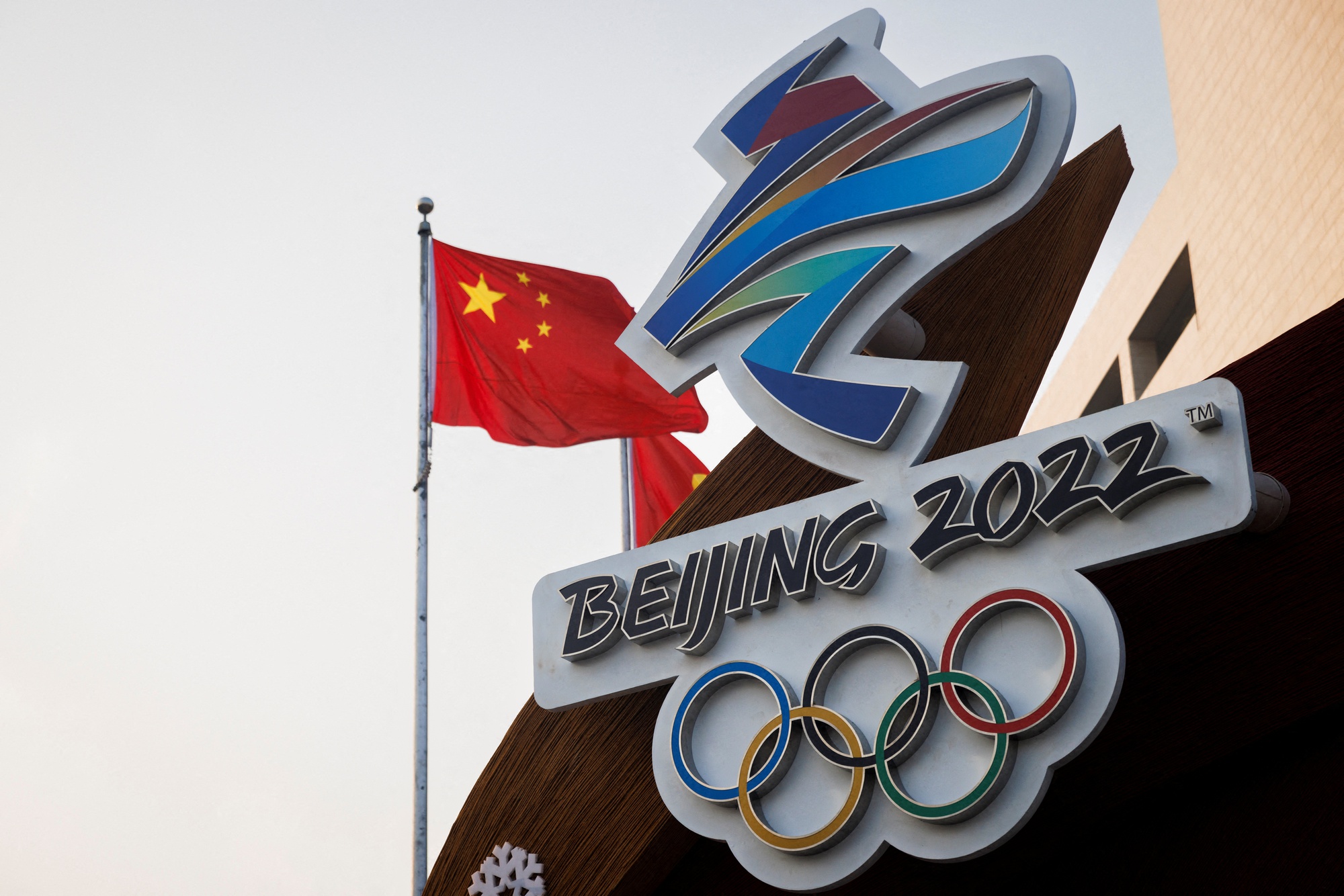 Olympic Paris 2024 trở nên xa xỉ khi 'ông trùm' đồ hiệu LVMH tài trợ - Ảnh 1.